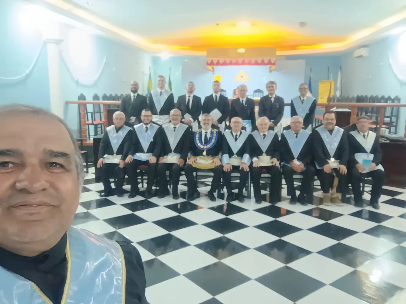Registro fotográfico: PARTICIPAÇÃO DO GRÃO-MESTRE DO GOB/RN NA SESSÃO ORDINÁRIA DE INSTRUÇÃO, NO GRAU DE APRENDIZ MAÇOM, REALIZADA PELA ARLS GENTIL MARINHO N° 2.070, ORIENTE DE PARNAMIRIM/RN.