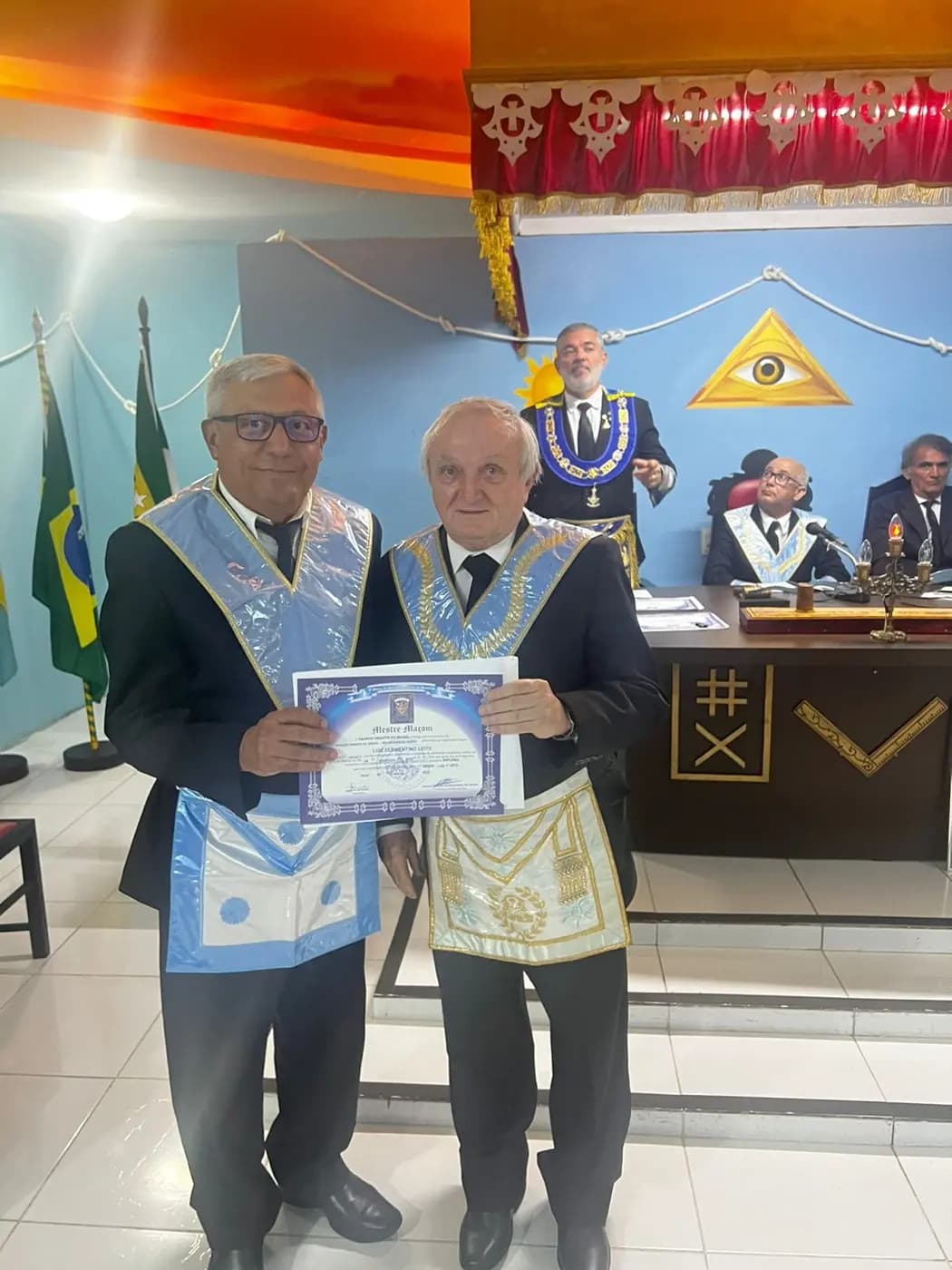 Registro fotográfico: PARTICIPAÇÃO DO GRÃO-MESTRE DO GOB/RN NA SESSÃO ORDINÁRIA DE INSTRUÇÃO, NO GRAU DE APRENDIZ MAÇOM, REALIZADA PELA ARLS GENTIL MARINHO N° 2.070, ORIENTE DE PARNAMIRIM/RN.