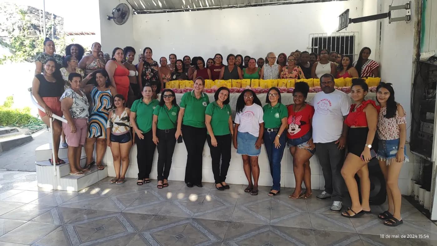 Registro fotográfico: AÇÃO FILANTRÓPICA REALIZADA PELA FRATERNIDADE FEMININA CRUZEIRO DO SUL – OBREIRAS DE LUZ, VINCULADA À ARLS JOÃO CECÍLIO DA COSTA Nº 2.116, ORIENTE DE NATAL/RN.