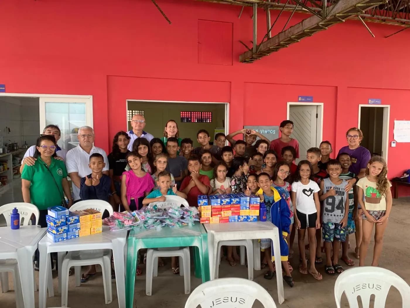 Registro fotográfico: AÇÃO FILANTRÓPICA CONJUNTA REALIZADA PELA FRATERNIDADE FEMININA CRUZEIRO DO SUL – GENTIL MARINHO, VINCULADA À LOJA MAÇÔNICA GENTIL MARINHO Nº 2.070, ORIENTE DE PARNAMIRIM/RN, E PELA FRATERNIDADE FEMININA CRUZEIRO DO SUL – OBREIRAS DE LUZ, VINCULADA À LOJA MAÇÔNICA JOÃO CECÍLIO DA COSTA Nº 2.116, ORIENTE DE NATAL/RN.