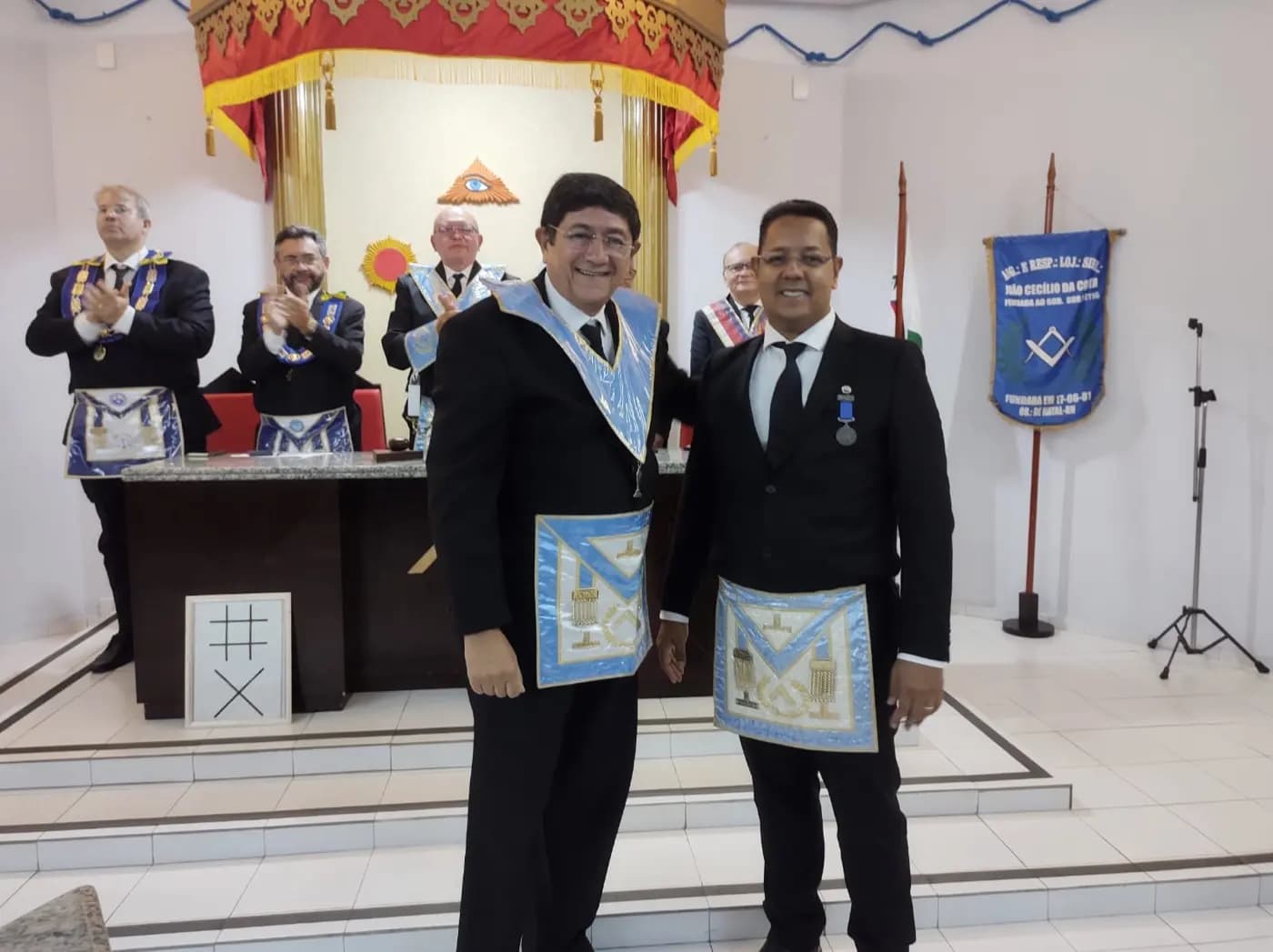 Registro fotográfico: SESSÃO MAGNA PÚBLICA COMEMORATIVA AO 43º ANO DE FUNDAÇÃO DA ARLS JOÃO CECÍLIO DA COSTA, Nº 2.116, ORIENTE DE NATAL/RN.