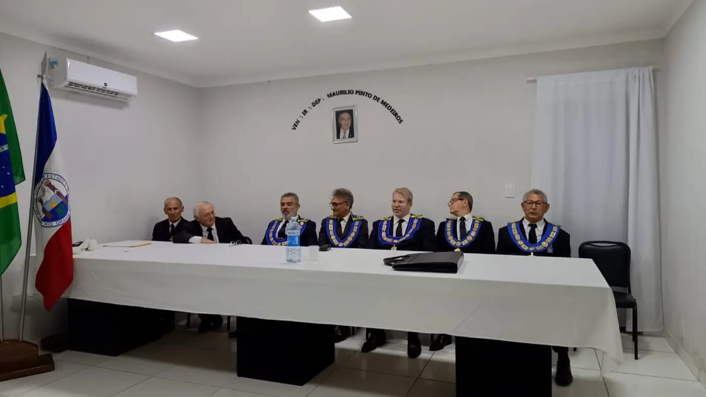 Registro fotográfico: PARTICIPAÇÃO DO GRÃO-MESTRE DO GOB-RN NO ATO DE DIPLOMAÇÃO DE ELEITOS REALIZADO PELO TRIBUNAL ELEITORAL ESTADUAL MAÇÔNICO DO GOB-RN.