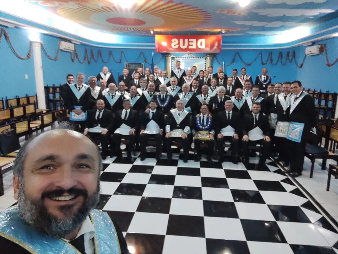 Registro fotográfico: PARTICIPAÇÃO DO GRÃO MESTRE ADJUNTO DO GOB/RN NA SESSÃO MAGNA DE INICIAÇÃO REALIZADA PELA LOJA MAÇÔNICA JERÔNIMO ROSADO N° 1994, ORIENTE DE MOSSORÓ/RN.