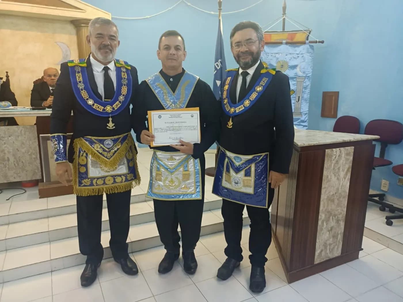 Registro fotográfico: PARTICIPAÇÃO DO GRÃO-MESTRE DO GOB/RN NA SESSÃO ORDINÁRIA NO GRAU DE APRENDIZ MAÇOM REALIZADA PELA ARLS ARY REIS DUARTE, Nº 4.251, ORIENTE DE PARNAMIRIM/RN.