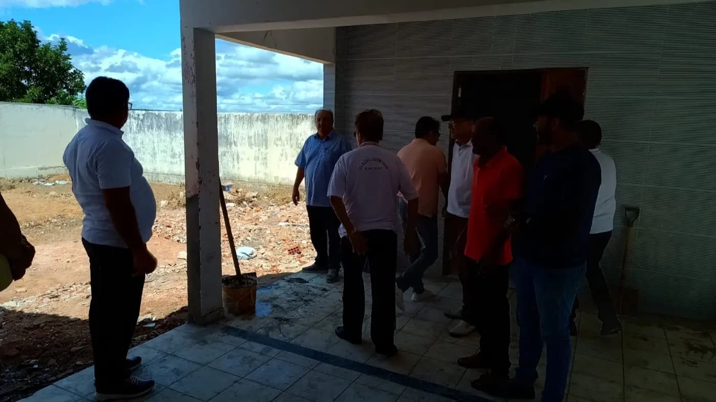 Registro fotográfico: VISITA ÀS INSTALAÇÕES DA ARLS ACÁCIA MICAELENSE Nº 2.365, ORIENTE DE SÃO MIGUEL/RN.
