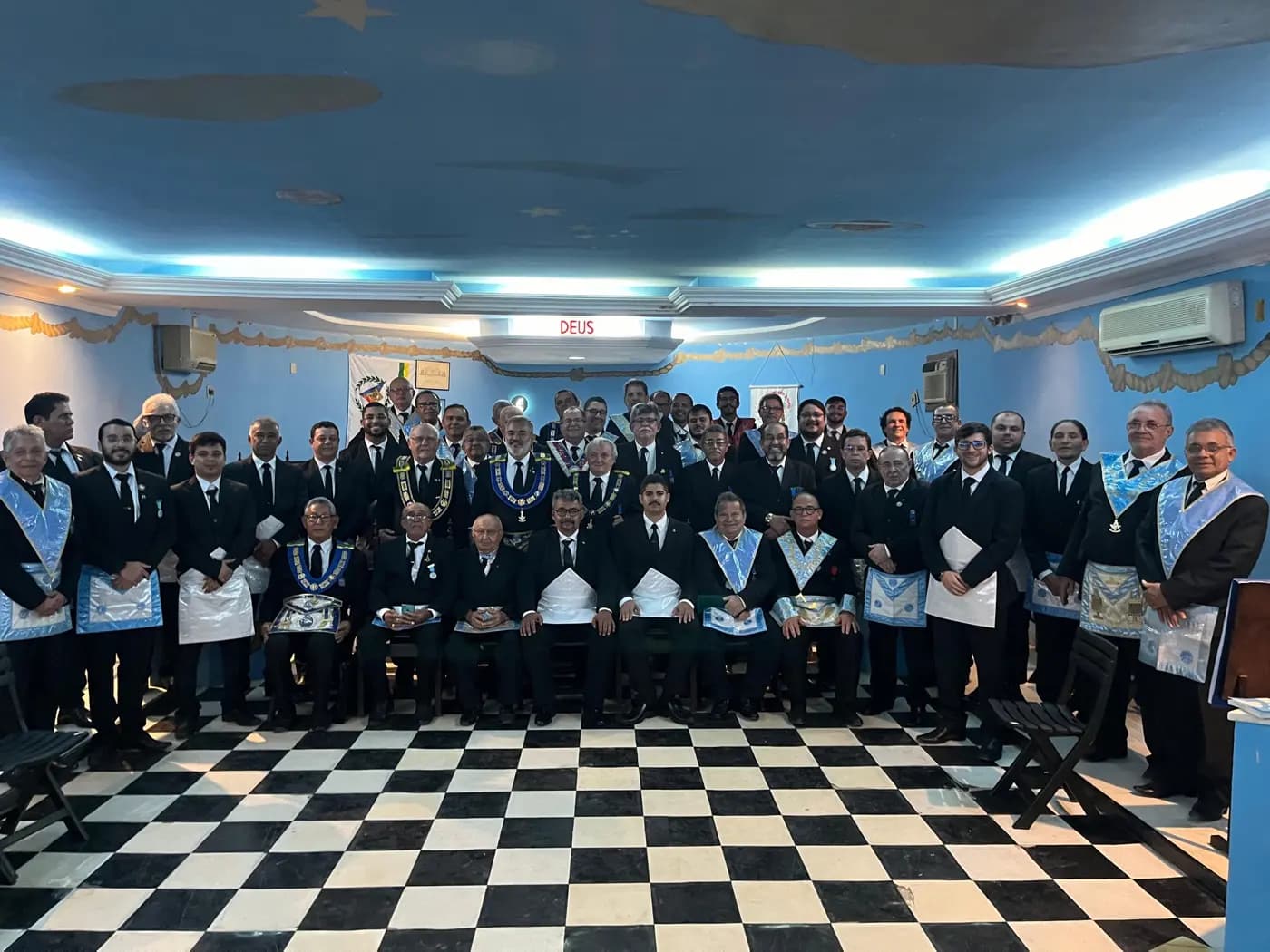 Registro fotográfico: PARTICIPAÇÃO DO GRÃO-MESTRE DO GOB/RN NA SESSÃO MAGNA DE INICIAÇÃO REALIZADA PELA ARLS ESTRELA ALTANEIRA N° 2.361, ORIENTE DE PENDÊNCIAS/RN.