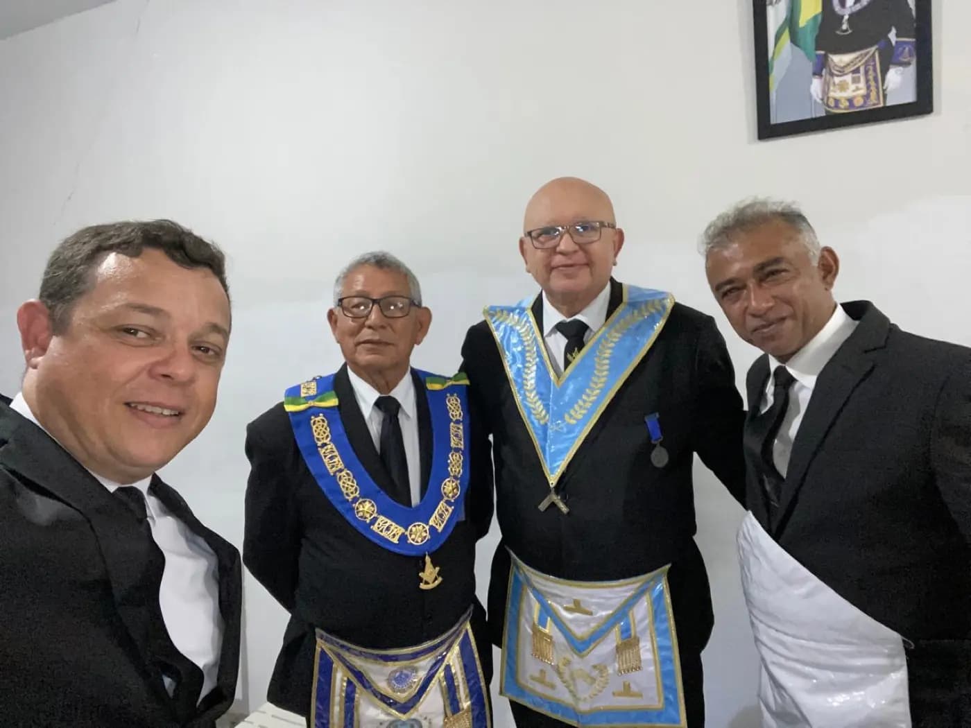 Registro fotográfico: PARTICIPAÇÃO DO GRÃO-MESTRE DO GOB/RN NA SESSÃO MAGNA DE INICIAÇÃO REALIZADA PELA ARLS ESTRELA ALTANEIRA N° 2.361, ORIENTE DE PENDÊNCIAS/RN.