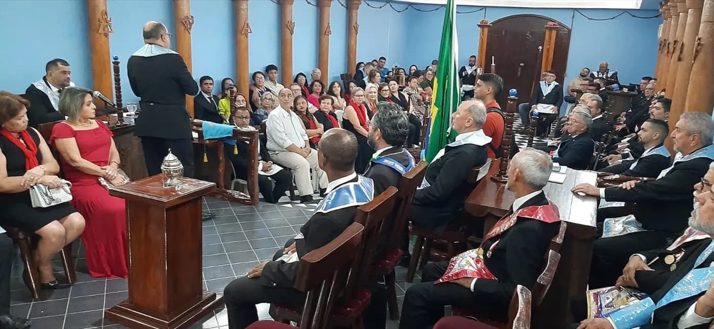 Registro fotográfico: PARTICIPAÇÃO DO GRÃO-MESTRE DO GOB-RN NA SESSÃO MAGNA PÚBLICA ALUSIVA AO 35º ANO DE FUNDAÇÃO DA ARLS SÃO JOSÉ Nº 14, ORIENTE DE SÃO JOSÉ DO MIPIBU/RN, JURISDICIONADA À GRANDE LOJA MAÇÔNICA DO ESTADO DO RIO GRANDE DO NORTE (GLERN).