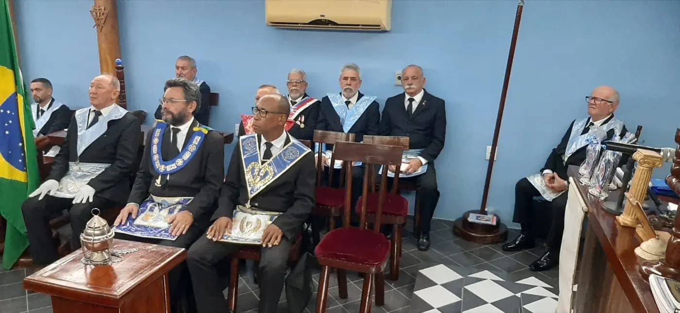 Registro fotográfico: PARTICIPAÇÃO DO GRÃO-MESTRE DO GOB-RN NA SESSÃO MAGNA PÚBLICA ALUSIVA AO 35º ANO DE FUNDAÇÃO DA ARLS SÃO JOSÉ Nº 14, ORIENTE DE SÃO JOSÉ DO MIPIBU/RN, JURISDICIONADA À GRANDE LOJA MAÇÔNICA DO ESTADO DO RIO GRANDE DO NORTE (GLERN).