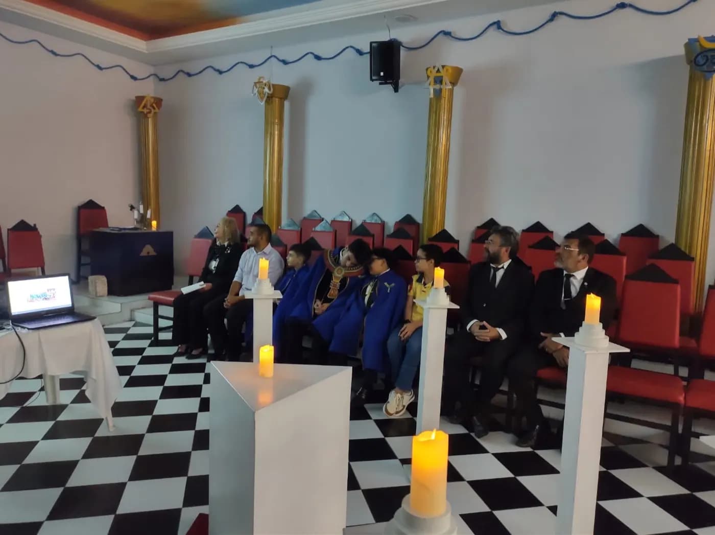 Registro fotográfico: SESSÃO DE HORA CÍVICA DE APRESENTAÇÃO DA AÇÃO PARAMAÇÔNICA JUVENIL DO GRANDE ORIENTE DO BRASIL, REALIZADA PELO NÚCLEO ALFA UNIÃO NATALENSE N°42.