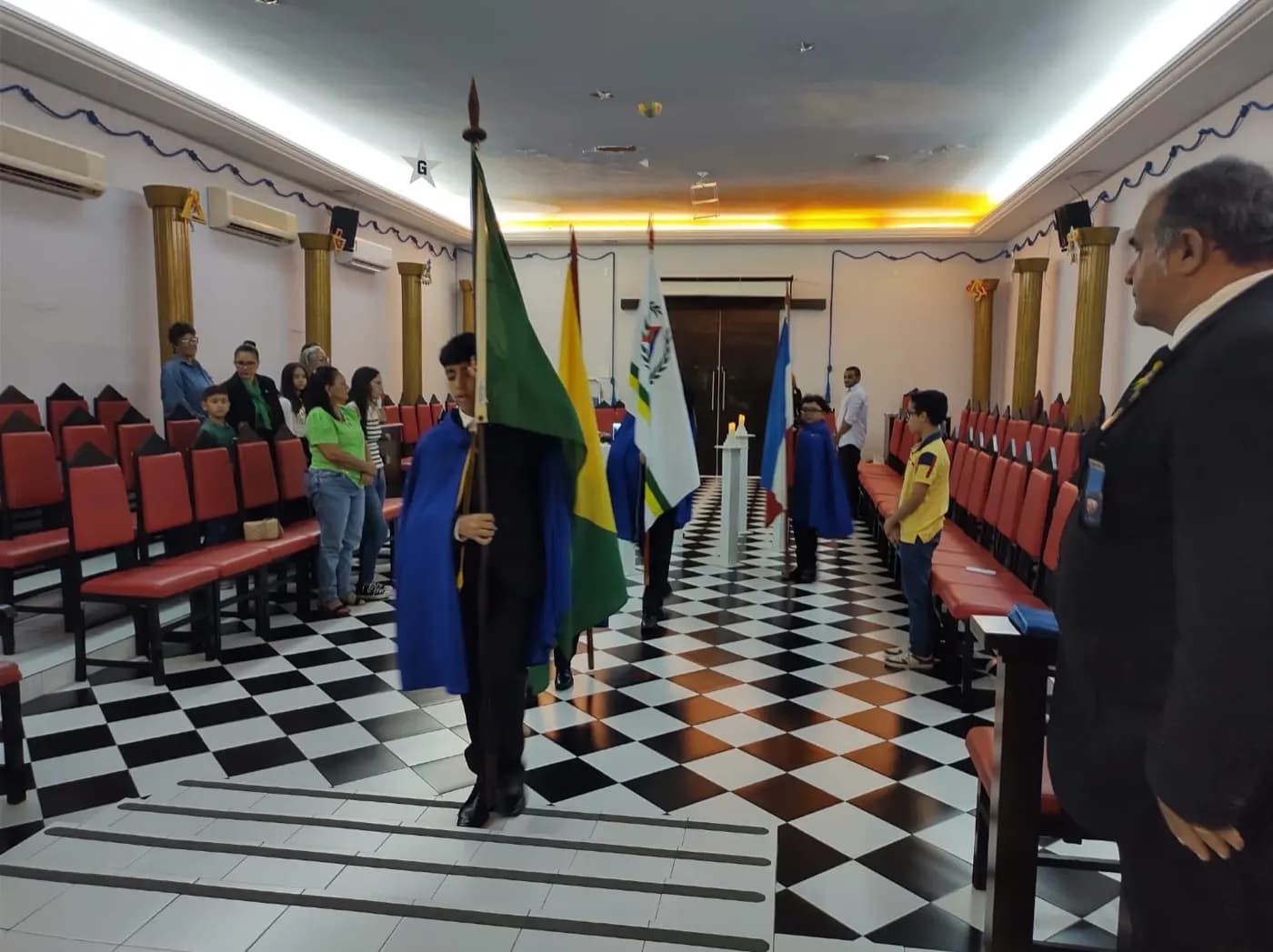 Registro fotográfico: SESSÃO DE HORA CÍVICA DE APRESENTAÇÃO DA AÇÃO PARAMAÇÔNICA JUVENIL DO GRANDE ORIENTE DO BRASIL, REALIZADA PELO NÚCLEO ALFA UNIÃO NATALENSE N°42.