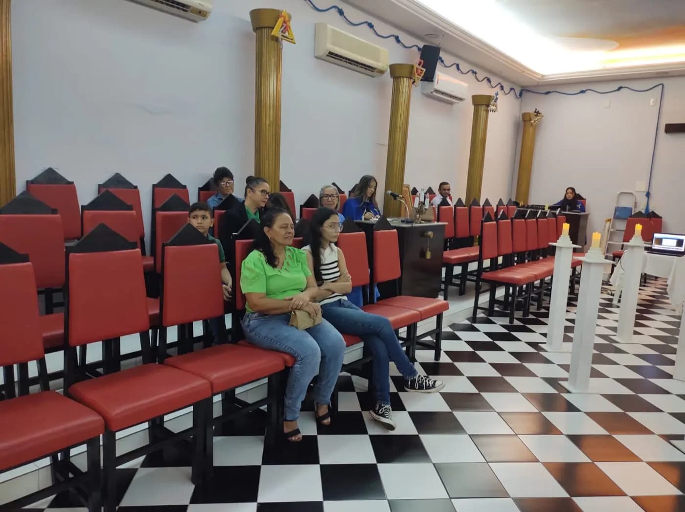 Registro fotográfico: SESSÃO DE HORA CÍVICA DE APRESENTAÇÃO DA AÇÃO PARAMAÇÔNICA JUVENIL DO GRANDE ORIENTE DO BRASIL, REALIZADA PELO NÚCLEO ALFA UNIÃO NATALENSE N°42.
