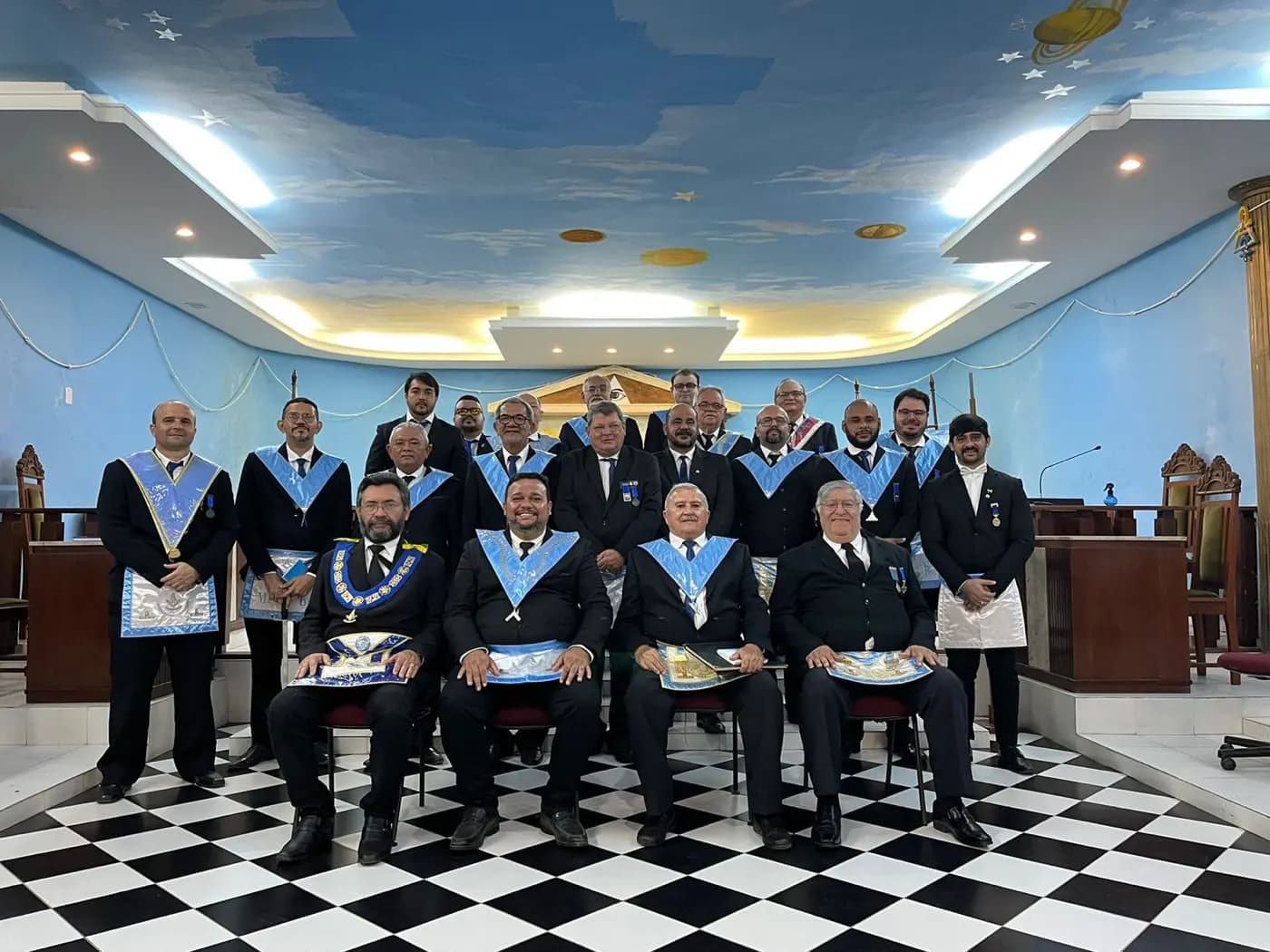 Registro fotográfico: ANIVERSÁRIO DE 25 ANOS DE FUNDAÇÃO DA LOJA MAÇÔNICA AURORA DO ORIENTE Nº 3.269, ORIENTE DE PARNAMIRIM/RN, JURISDICIONADA AO GOB/RN.