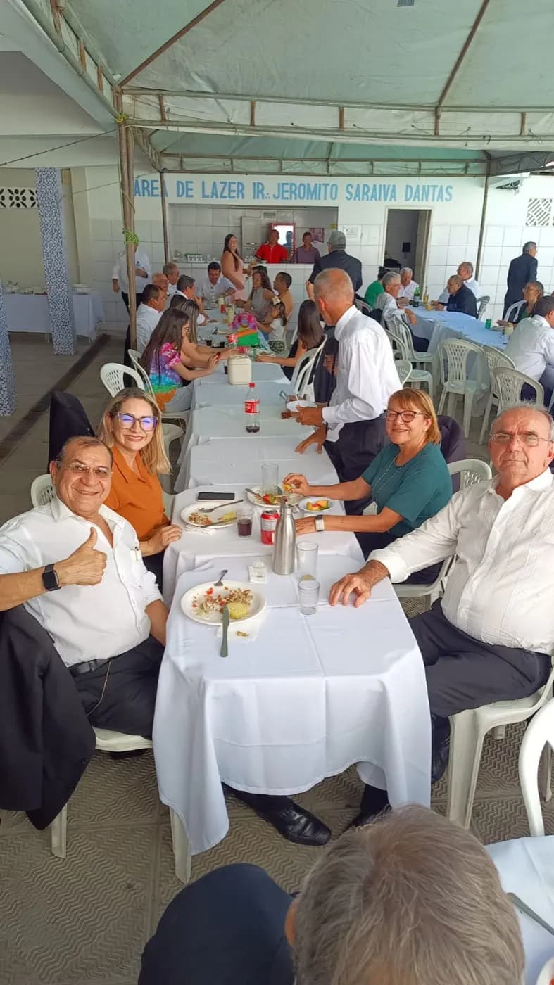 Registro fotográfico: PARTICIPAÇÃO DO GRÃO-MESTRE E COMITIVA DO GOB/RN NA SESSÃO MAGNA DE INICIAÇÃO REALIZADA PELA ARLS FRATERNIDADE E JUSTIÇA III N° 1.757, ORIENTE DE CURRAIS NOVOS/RN.