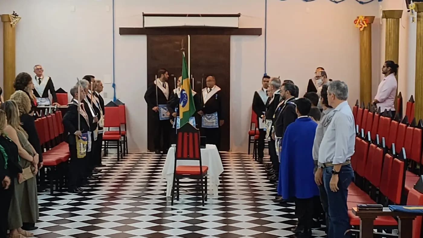 Registro fotográfico: SESSÃO MAGNA PÚBLICA ALUSIVA AO DIA DOS PAIS, REALIZADA PELA LOJA MAÇÔNICA 21 DE MARÇO Nº 152, ORIENTE DE NATAL/RN.