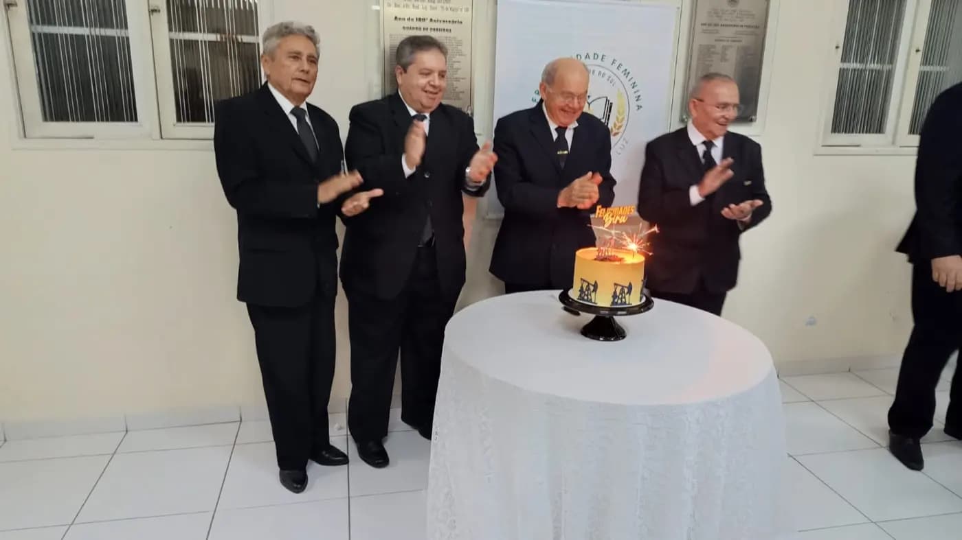 Registro fotográfico: SESSÃO MAGNA PÚBLICA ALUSIVA AO DIA DOS PAIS, REALIZADA PELA LOJA MAÇÔNICA 21 DE MARÇO Nº 152, ORIENTE DE NATAL/RN.
