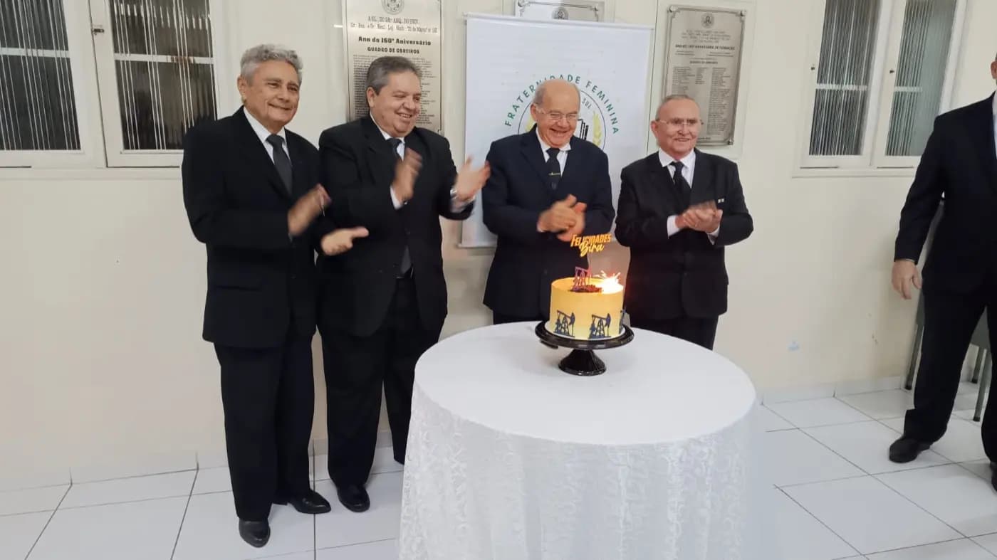 Registro fotográfico: SESSÃO MAGNA PÚBLICA ALUSIVA AO DIA DOS PAIS, REALIZADA PELA LOJA MAÇÔNICA 21 DE MARÇO Nº 152, ORIENTE DE NATAL/RN.
