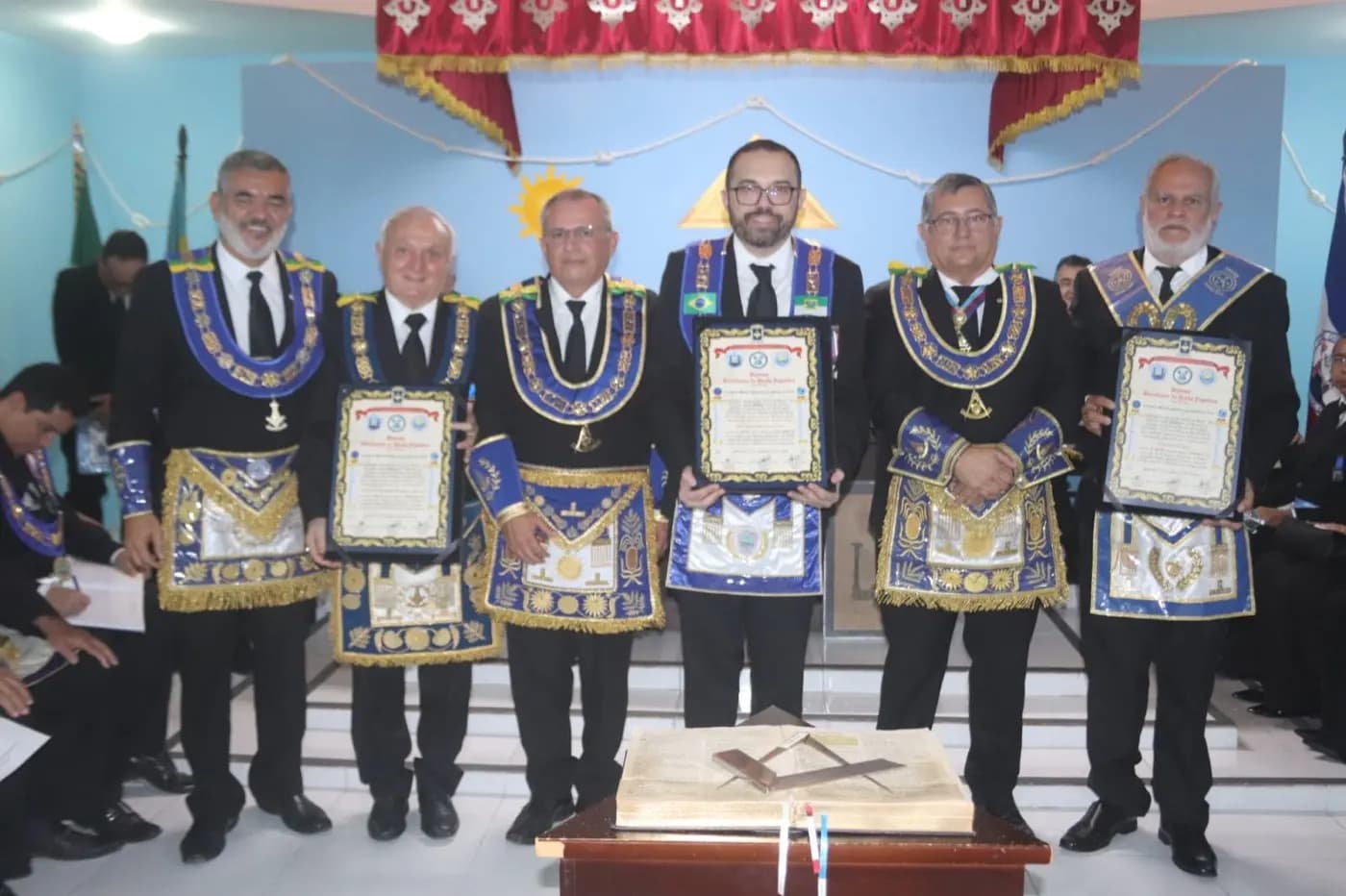 Registro fotográfico: SESSÃO MAGNA PÚBLICA EM CONJUNTO DAS TRÊS POTÊNCIAS MAÇÔNICAS REGULARES DO RIO GRANDE DO NORTE (GOB/RN, GLERN E GORN), ALUSIVA AO DIA DO MAÇOM/2024.