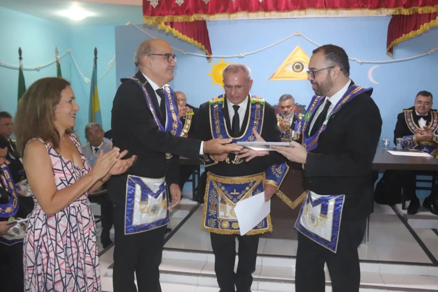 Registro fotográfico: SESSÃO MAGNA PÚBLICA EM CONJUNTO DAS TRÊS POTÊNCIAS MAÇÔNICAS REGULARES DO RIO GRANDE DO NORTE (GOB/RN, GLERN E GORN), ALUSIVA AO DIA DO MAÇOM/2024.