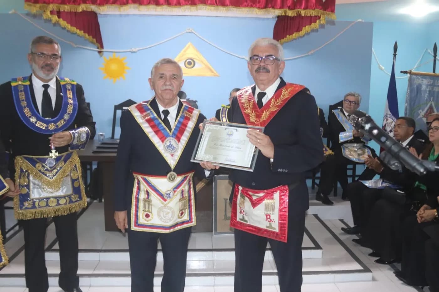 Registro fotográfico: SESSÃO MAGNA PÚBLICA EM CONJUNTO DAS TRÊS POTÊNCIAS MAÇÔNICAS REGULARES DO RIO GRANDE DO NORTE (GOB/RN, GLERN E GORN), ALUSIVA AO DIA DO MAÇOM/2024.