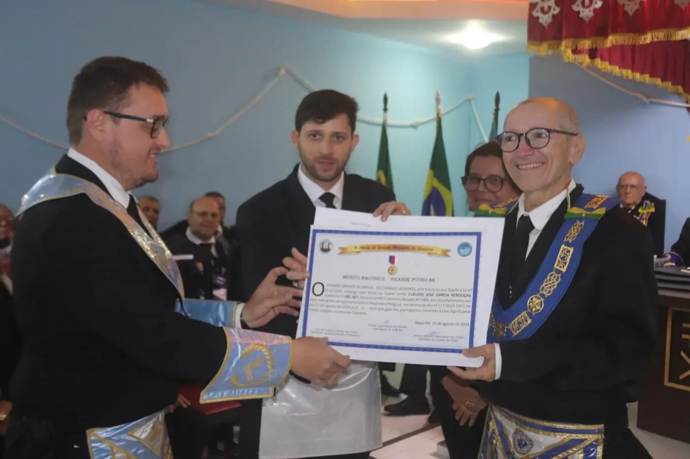Registro fotográfico: SESSÃO MAGNA PÚBLICA EM CONJUNTO DAS TRÊS POTÊNCIAS MAÇÔNICAS REGULARES DO RIO GRANDE DO NORTE (GOB/RN, GLERN E GORN), ALUSIVA AO DIA DO MAÇOM/2024.