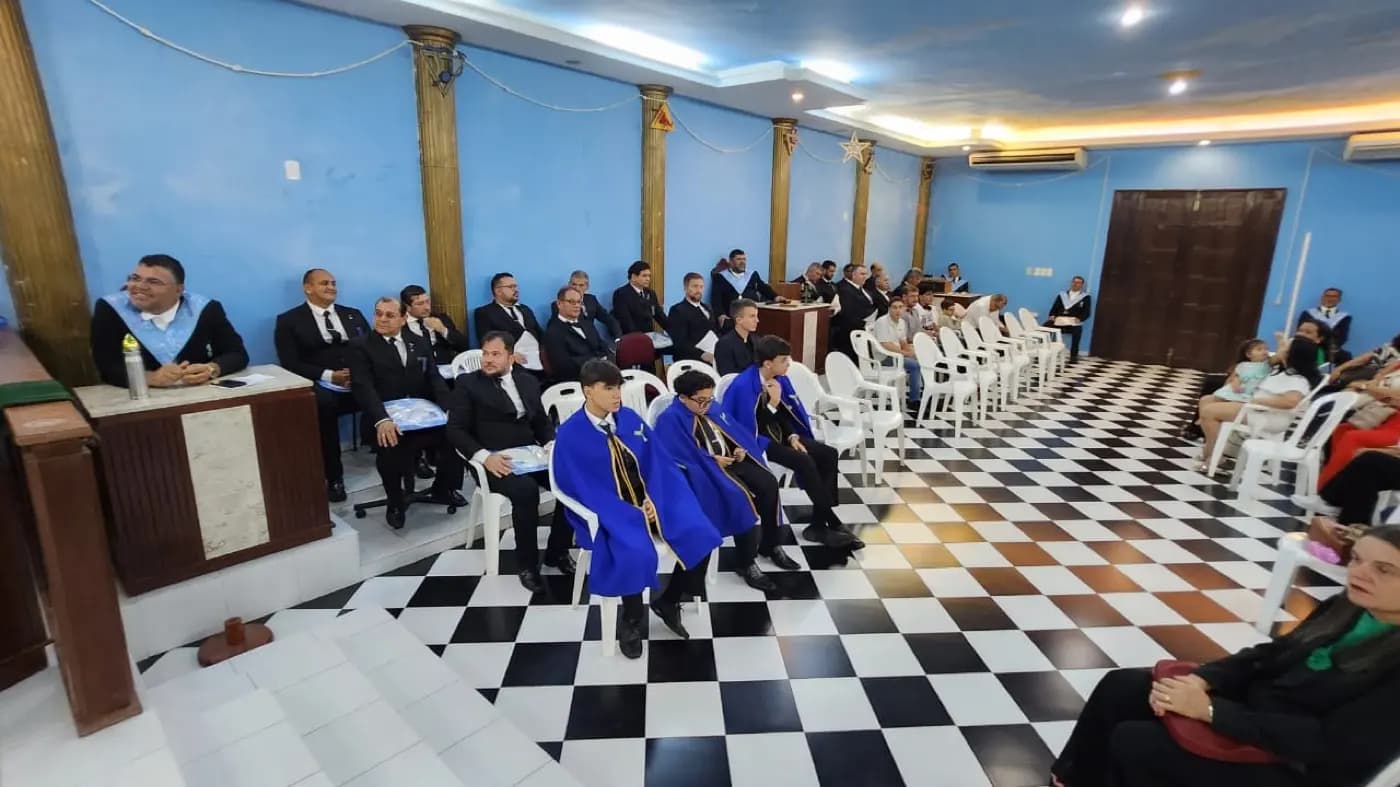 Registro fotográfico: SESSÃO MAGNA PÚBLICA COMEMORATIVA AO DIA DOS PAIS, REALIZADA PELAS LOJAS MAÇÔNICAS DO COMPLEXO UNIÃO NATALENSE, ORIENTE DE PARNAMIRIM/RN.