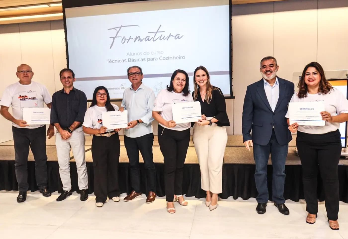 Registro fotográfico: GESTÃO PARTICIPATIVA – CURSO DE TÉCNICAS BÁSICAS EM COZINHA – PARCERIA ENTRE O SENAC E O GOB/RN.