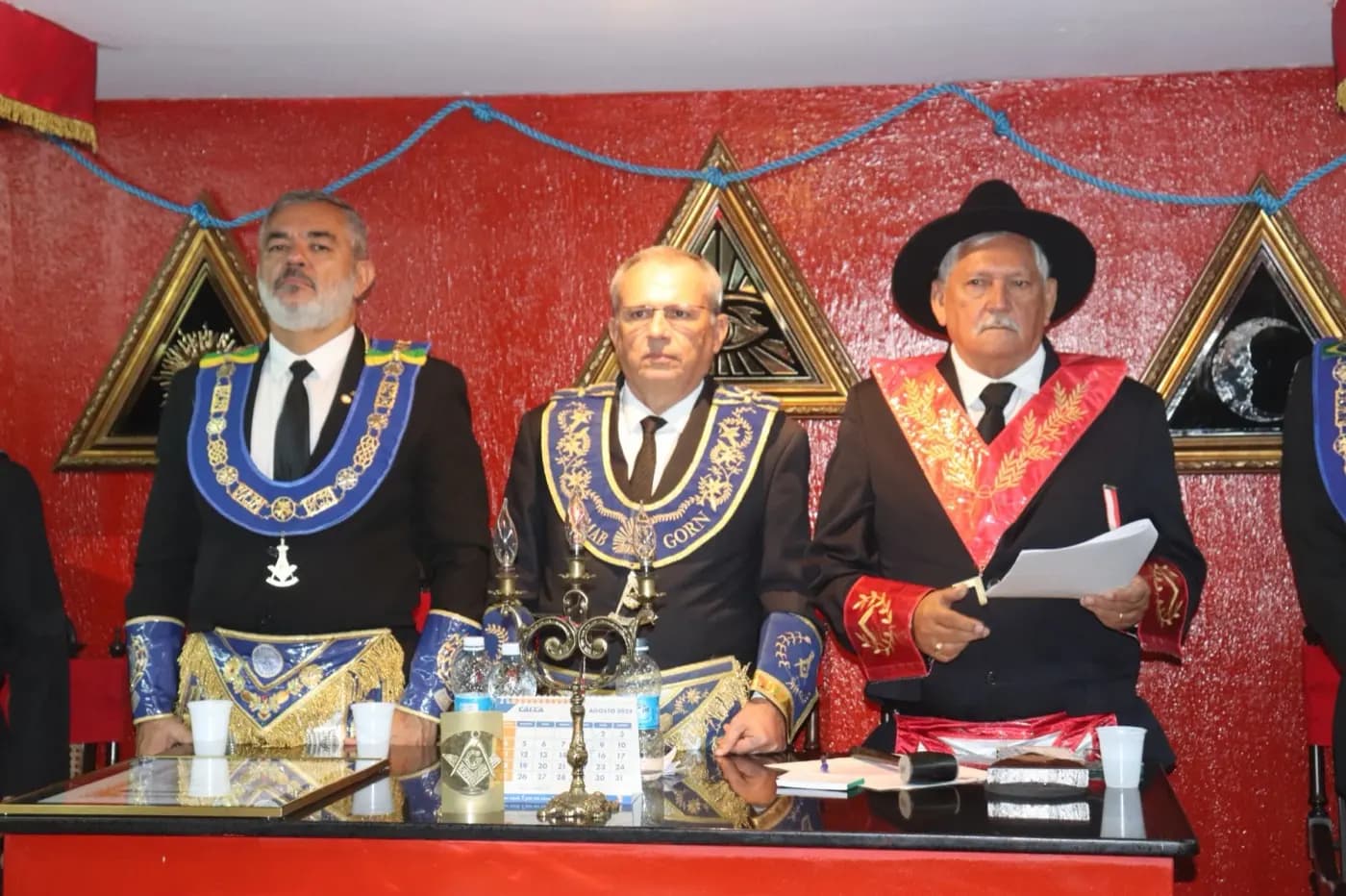 Registro fotográfico: PARTICIPAÇÃO DO GRÃO-MESTRE DO GOB/RN E COMITIVA, NA SESSÃO MAGNA PÚBLICA ALUSIVA AO 71º ANO DE FUNDAÇÃO DA LOJA MAÇÔNICA PADRE MIGUELINHO Nº 03, ORIENTE DE NATAL/RN, JURISDICIONADA AO GORN.