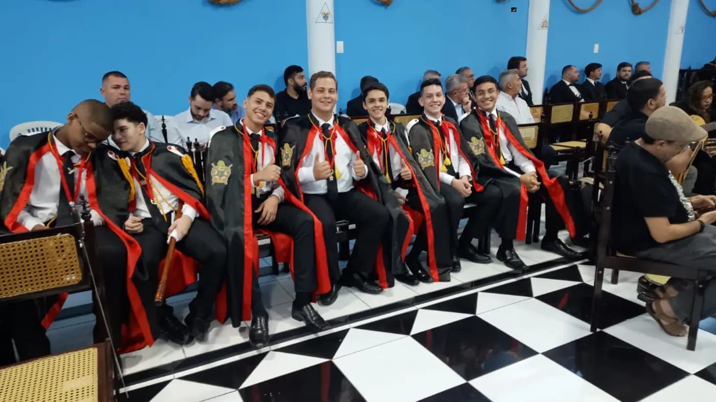 Registro fotográfico: PARTICIPAÇÃO DO GRÃO-MESTRE E DO GRÃO-MESTRE ADJUNTO DO GOB/RN NA 33ª SESSÃO MAGNA PÚBLICA PROMOVIDA PELA LOJA MAÇÔNICA JERÔNIMO ROSADO Nº 1994, ORIENTE DE MOSSORÓ/RN, ALUSIVA À 48ª NOITE DA CULTURA.