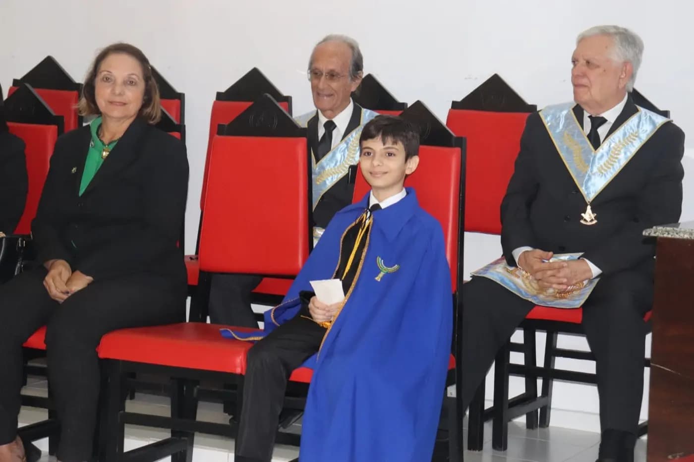 Registro fotográfico: PARTICIPAÇÃO DO GRÃO-MESTRE DO GOB/RN NA SESSÃO MAGNA PÚBLICA ALUSIVA AO 52º ANO DE FUNDAÇÃO DA LOJA MAÇÔNICA DR. PEDRO GERMANO COSTA N° 2.349, ORIENTE DE NATAL/RN.