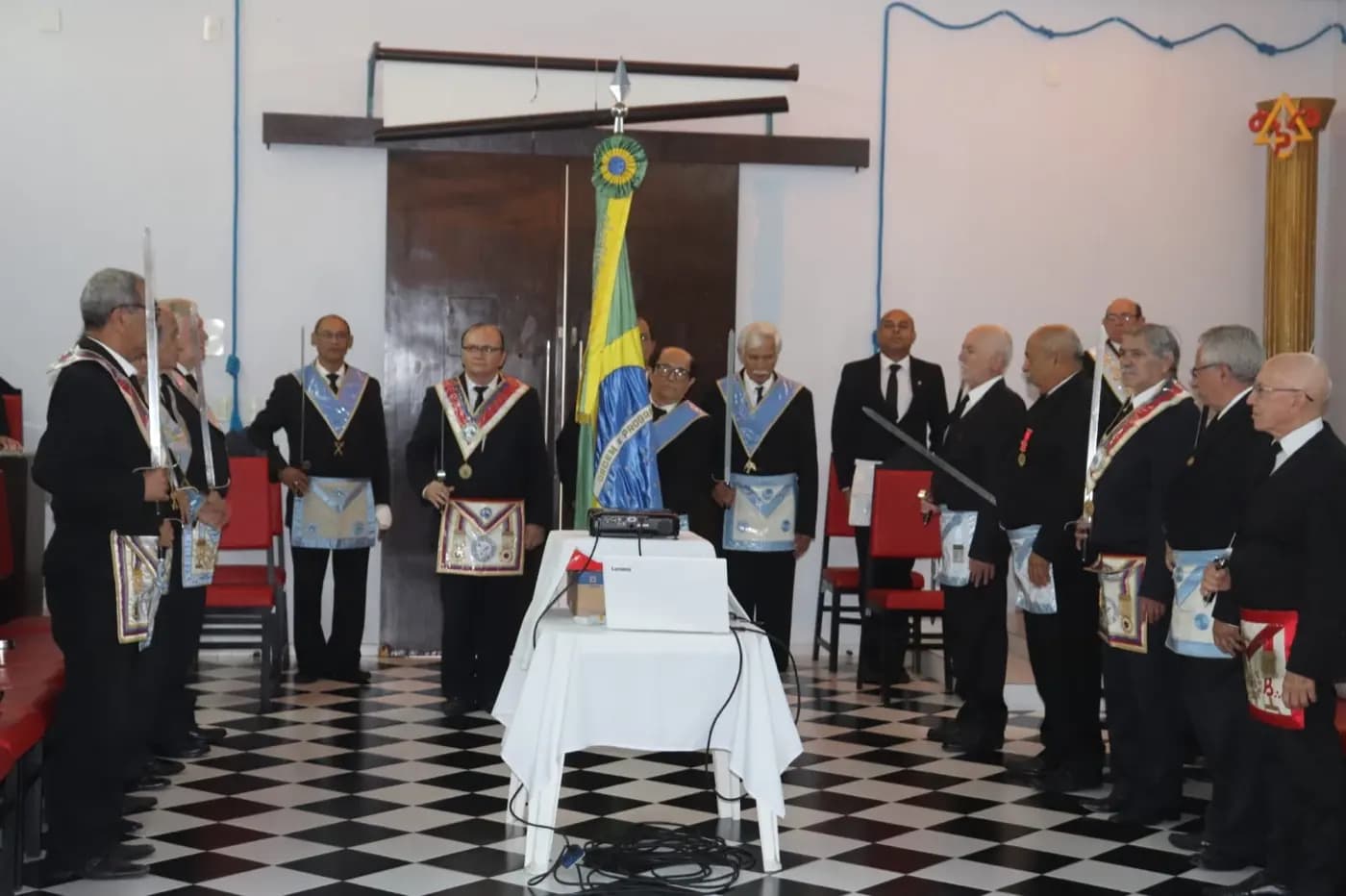 Registro fotográfico: PARTICIPAÇÃO DO GRÃO-MESTRE DO GOB/RN NA SESSÃO MAGNA PÚBLICA ALUSIVA AO 52º ANO DE FUNDAÇÃO DA LOJA MAÇÔNICA DR. PEDRO GERMANO COSTA N° 2.349, ORIENTE DE NATAL/RN.