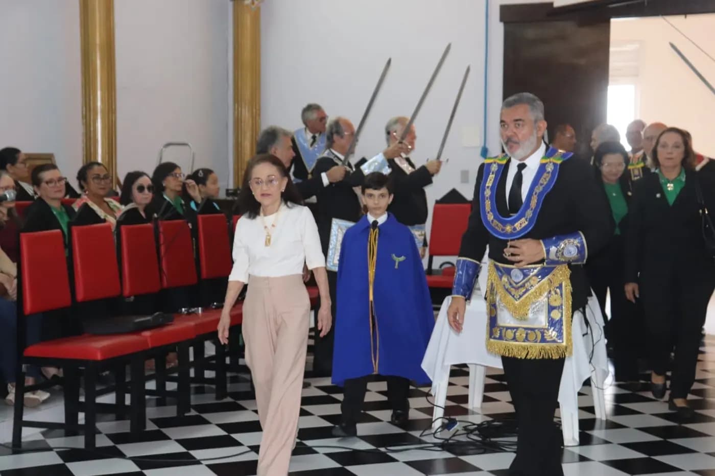 Registro fotográfico: PARTICIPAÇÃO DO GRÃO-MESTRE DO GOB/RN NA SESSÃO MAGNA PÚBLICA ALUSIVA AO 52º ANO DE FUNDAÇÃO DA LOJA MAÇÔNICA DR. PEDRO GERMANO COSTA N° 2.349, ORIENTE DE NATAL/RN.