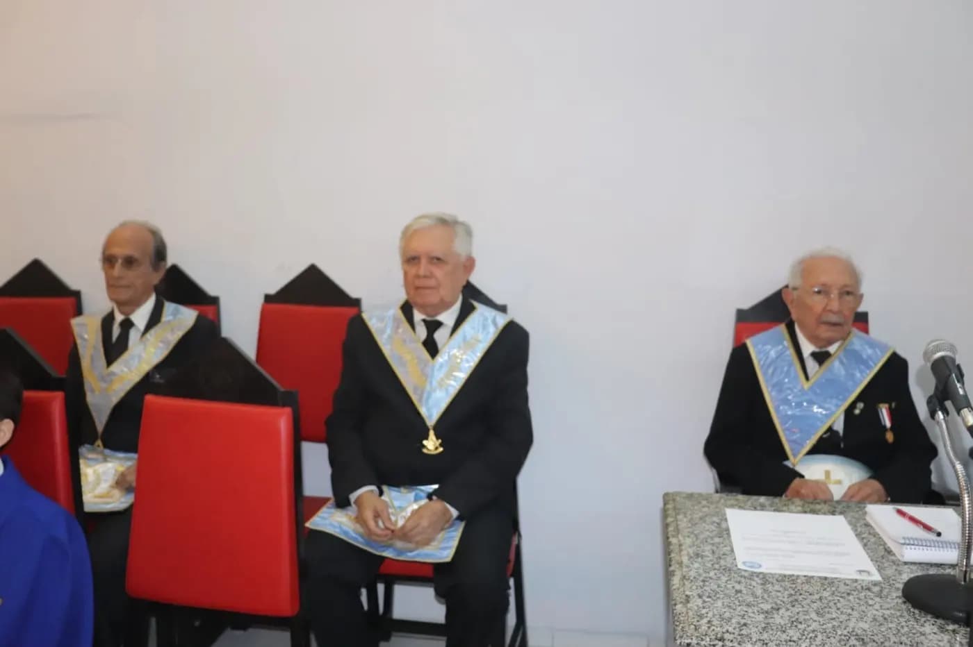 Registro fotográfico: PARTICIPAÇÃO DO GRÃO-MESTRE DO GOB/RN NA SESSÃO MAGNA PÚBLICA ALUSIVA AO 52º ANO DE FUNDAÇÃO DA LOJA MAÇÔNICA DR. PEDRO GERMANO COSTA N° 2.349, ORIENTE DE NATAL/RN.