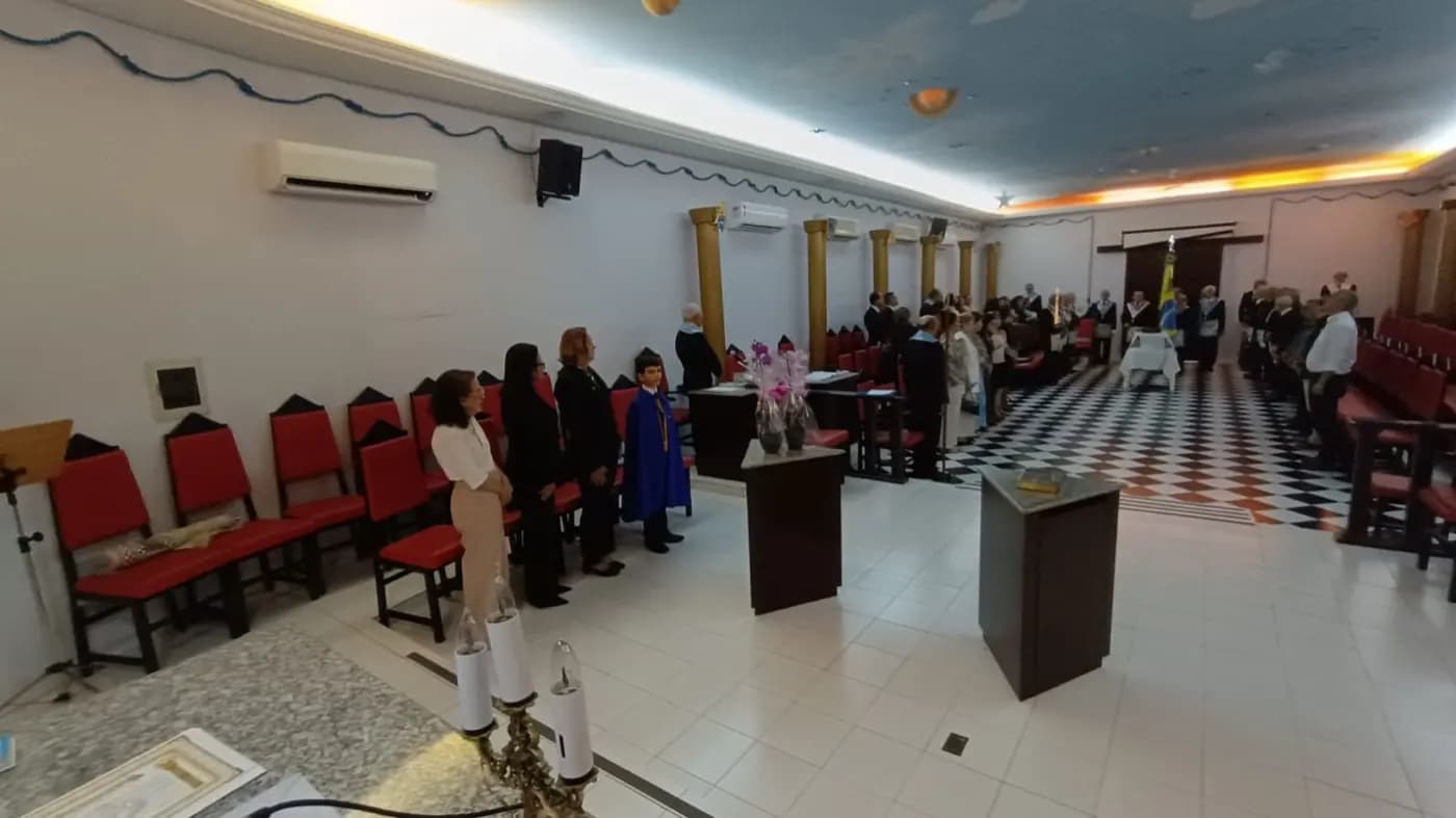 Registro fotográfico: PARTICIPAÇÃO DO GRÃO-MESTRE DO GOB/RN NA SESSÃO MAGNA PÚBLICA ALUSIVA AO 52º ANO DE FUNDAÇÃO DA LOJA MAÇÔNICA DR. PEDRO GERMANO COSTA N° 2.349, ORIENTE DE NATAL/RN.