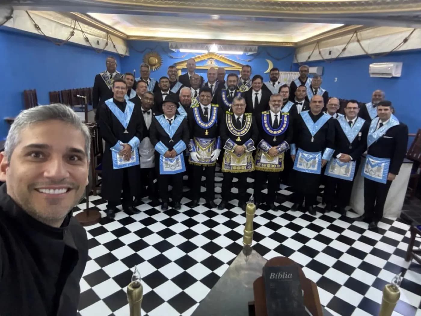 Registro fotográfico: PARTICIPAÇÃO DOS GRÃO-MESTRES DO GOB/PB E DO GOB/RN NA SESSÃO ORDINÁRIA NO GRAU DE APRENDIZ MAÇOM, REALIZADA PELA LOJA MAÇÔNICA SETE DE SETEMBRO Nº 22, ORIENTE DE NATAL/RN, JURISDICIONADA À GLERN.