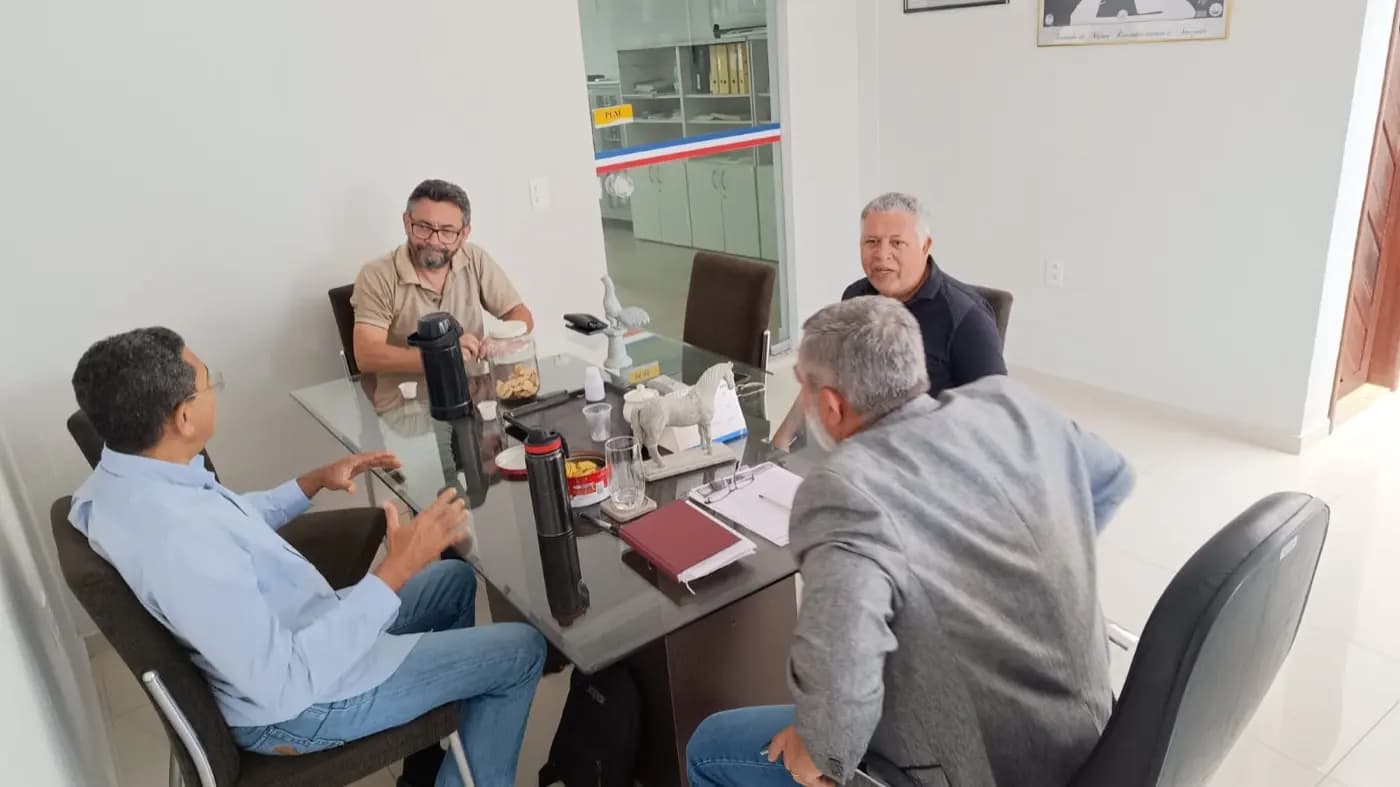 Registro fotográfico: 1ª REUNIÃO DA COMISSÃO ESPECIAL DE ELABORAÇÃO DE PROJETO PARA OS PREPARATIVOS DAS SUGESTÕES A SEREM APRESENTADAS AO GRANDE ORIENTE DO BRASIL (GOB), SOBRE O TEMA ESTRATÉGICO “GARANTIA DOS DIREITOS FUNDAMENTAIS: SAÚDE, EDUCAÇÃO, ASSISTÊNCIA SOCIAL, LIBERDADE DE IMPRENSA E DE EXPRESSÃO”.