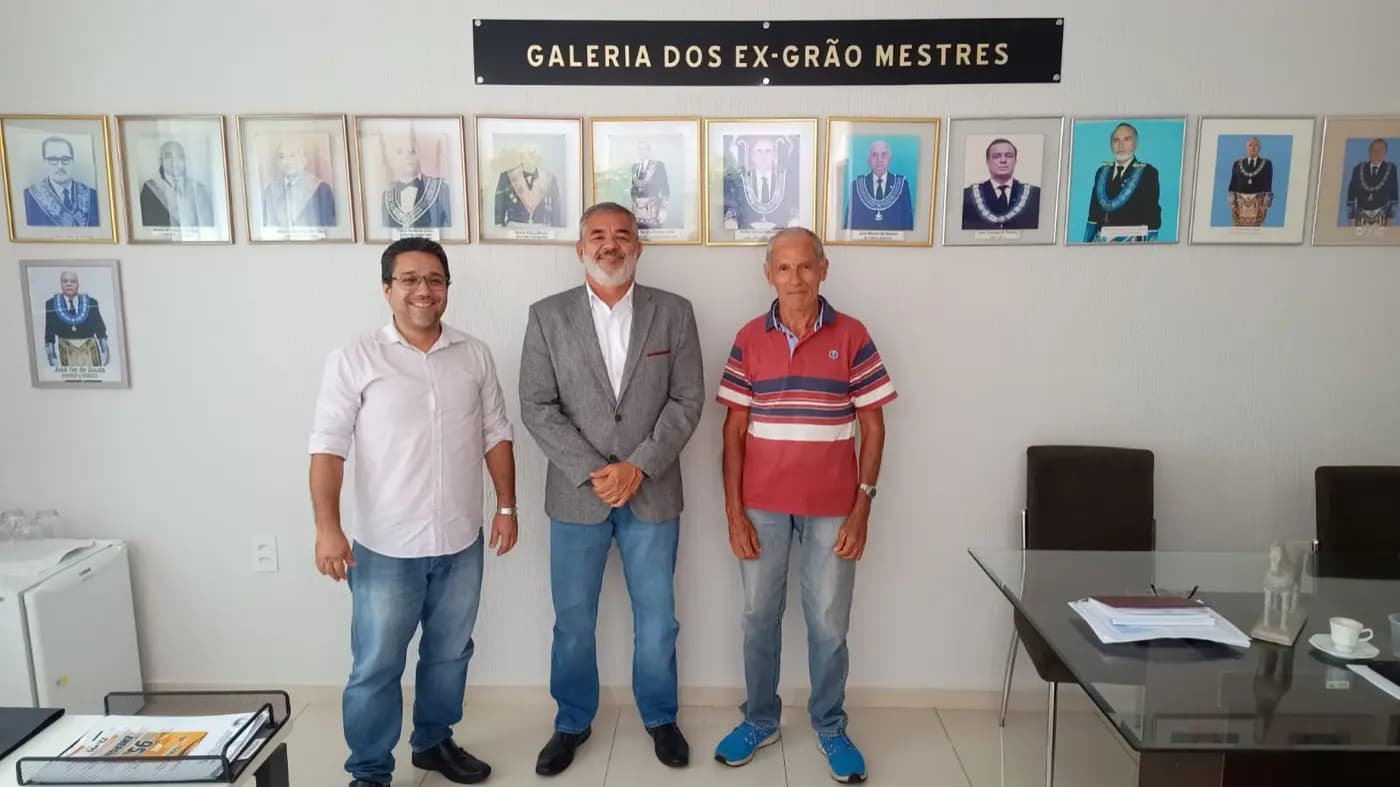 Registro fotográfico: VISITA DO IRMÃO THIAGO SOUTO MAIOR, PRESIDENTE DO SUBLIME CAPÍTULO ROSA CRUZ EVOLUÇÃO SEGUNDA, DA DELEGACIA LITÚRGICA DO RIO GRANDE DO NORTE, DO SUPREMO CONSELHO DO BRASIL DO GRAU 33 PARA O RITO ESCOCÊS ANTIGO E ACEITO.