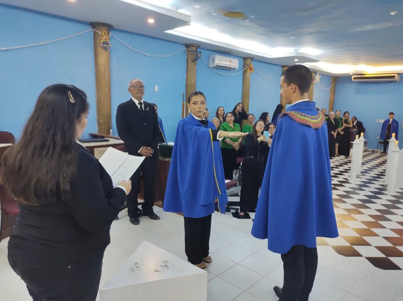 Registro fotográfico: SESSÃO DE POSSE DA NOVA DIRETORIA DO NÚCLEO ALFA UNIÃO NATALENSE N°42, DA AÇÃO PARAMAÇÔNICA JUVENIL DO GRANDE ORIENTE DO BRASIL.