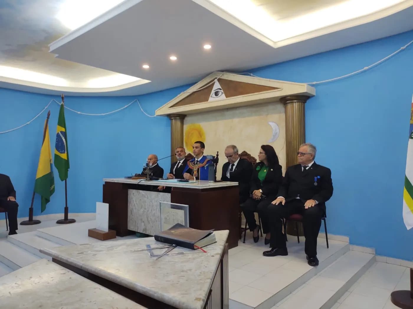 Registro fotográfico: SESSÃO DE POSSE DA NOVA DIRETORIA DO NÚCLEO ALFA UNIÃO NATALENSE N°42, DA AÇÃO PARAMAÇÔNICA JUVENIL DO GRANDE ORIENTE DO BRASIL.