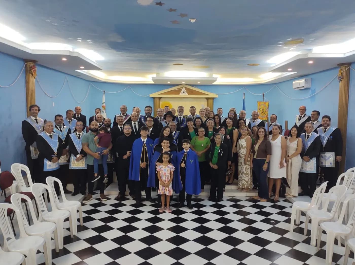 Registro fotográfico: SESSÃO MAGNA PÚBLICA ALUSIVA AO 51º ANO DE FUNDAÇÃO DA LOJA MAÇÔNICA UNIÃO NATALENSE Nº 2.414, ORIENTE DE PARNAMIRIM/RN, E AO DIA INTERNACIONAL DA MULHER.