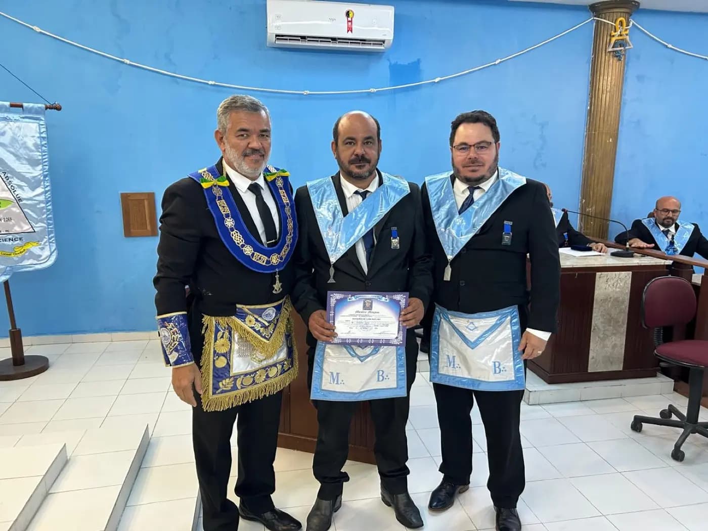 Registro fotográfico: PARTICIPAÇÃO DO GRÃO-MESTRE DO GOB-RN NA SESSÃO MAGNA DE INICIAÇÃO REALIZADA PELA LOJA MAÇÔNICA AURORA DO ORIENTE Nº 3269, ORIENTE DE PARNAMIRIM/RN.