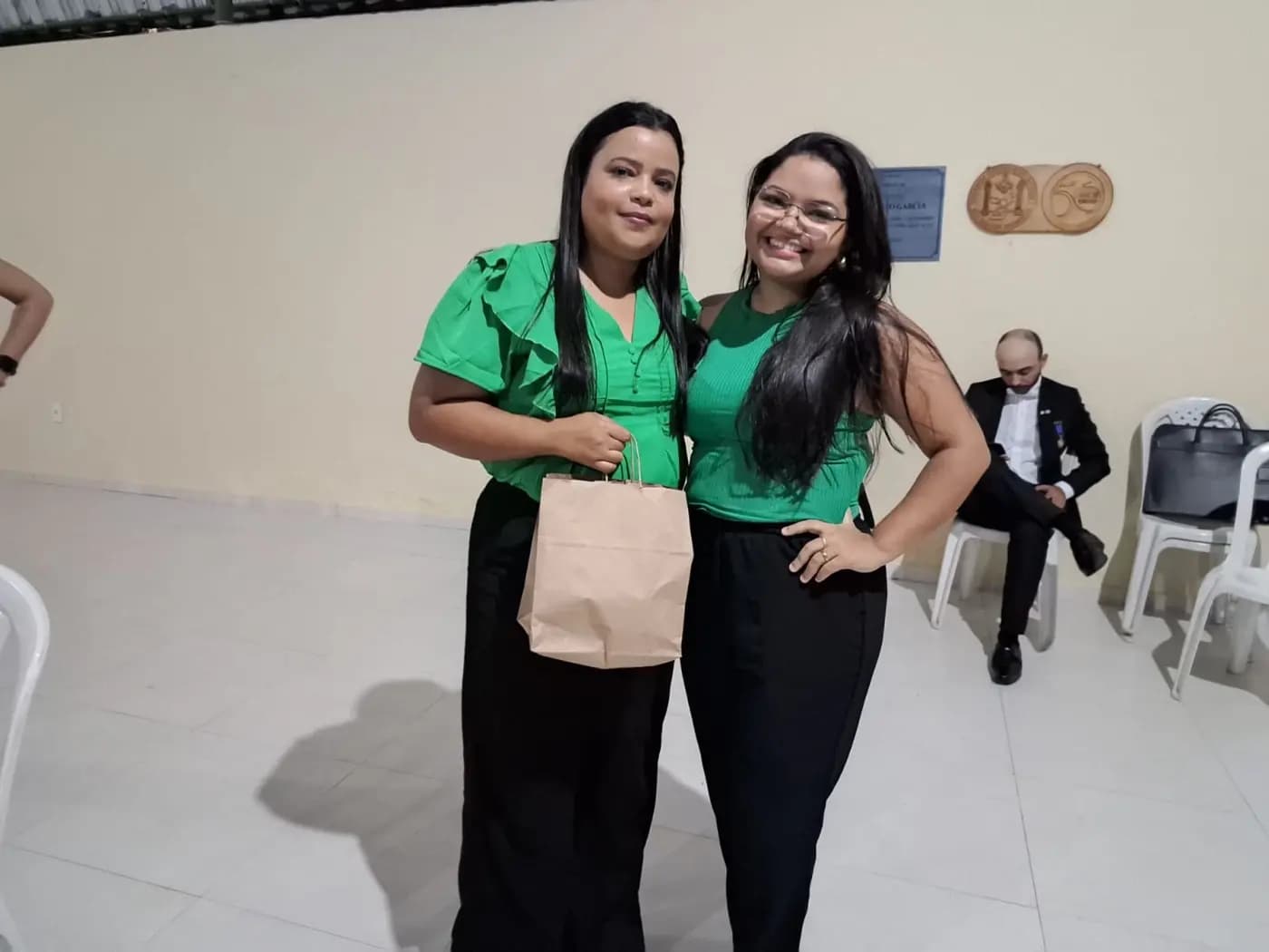 Registro fotográfico: PARTICIPAÇÃO DO GRÃO-MESTRE E DO GRÃO-MESTRE ADJUNTO DO GOB/RN NA SESSÃO MAGNA DE INICIAÇÃO REALIZADA PELA LOJA MAÇÔNICA LUIZ GONZAGA DO NASCIMENTO N° 4.567, ORIENTE DE SANTA MARIA/RN.