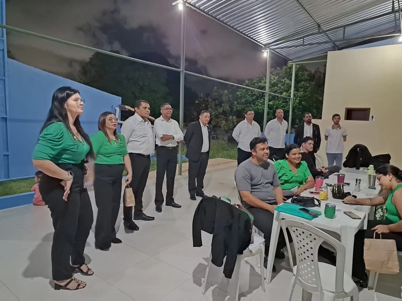 Registro fotográfico: PARTICIPAÇÃO DO GRÃO-MESTRE E DO GRÃO-MESTRE ADJUNTO DO GOB/RN NA SESSÃO MAGNA DE INICIAÇÃO REALIZADA PELA LOJA MAÇÔNICA LUIZ GONZAGA DO NASCIMENTO N° 4.567, ORIENTE DE SANTA MARIA/RN.