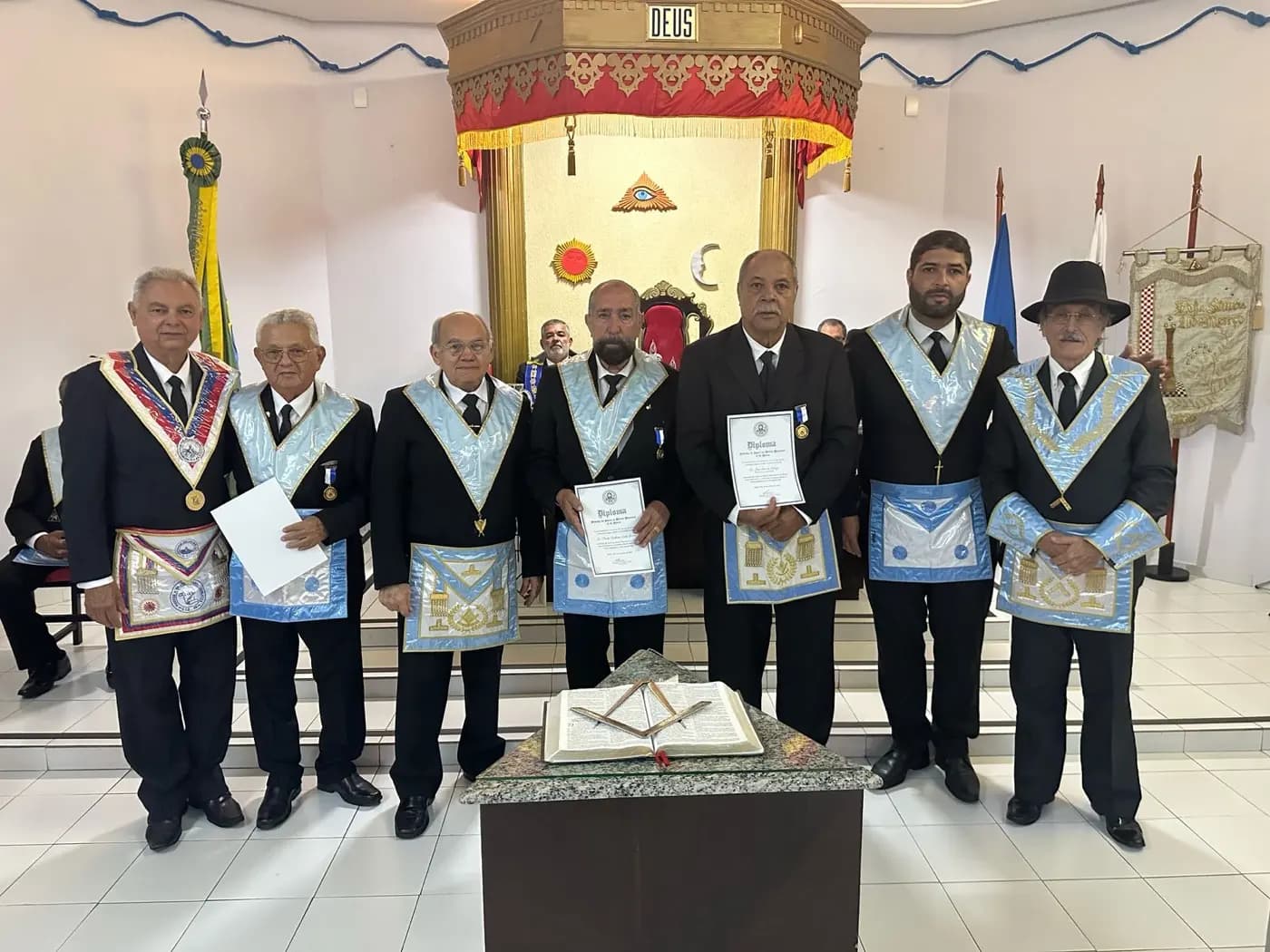 Registro fotográfico: PARTICIPAÇÃO DO GRÃO-MESTRE DO GOB-RN NA SESSÃO MAGNA PÚBLICA ALUSIVA AO 189º ANO DE FUNDAÇÃO DA LOJA MAÇÔNICA 21 DE MARÇO Nº 152, ORIENTE DE NATAL/RN.