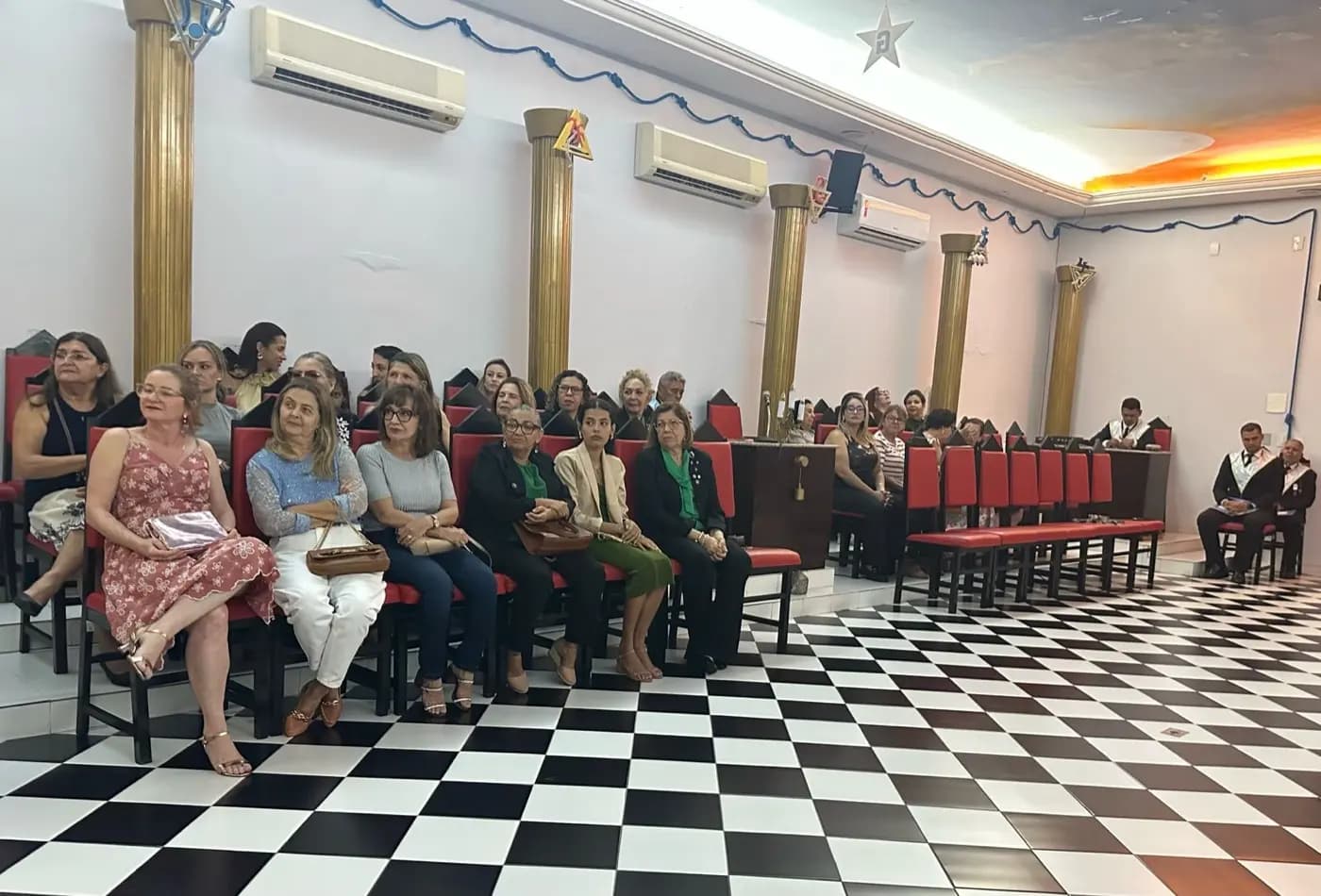Registro fotográfico: PARTICIPAÇÃO DO GRÃO-MESTRE DO GOB-RN NA SESSÃO MAGNA PÚBLICA ALUSIVA AO 189º ANO DE FUNDAÇÃO DA LOJA MAÇÔNICA 21 DE MARÇO Nº 152, ORIENTE DE NATAL/RN.