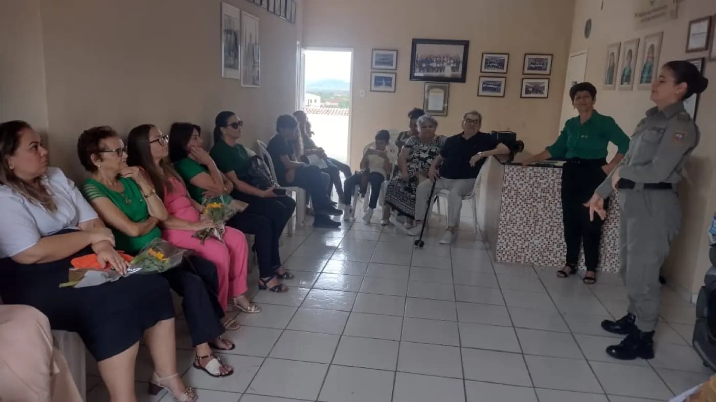 Registro fotográfico: PARTICIPAÇÃO DO GRÃO-MESTRE DO GOB-RN NA SESSÃO MAGNA DE INICIAÇÃO REALIZADA PELA LOJA MAÇÔNICA FRATERNIDADE E JUSTIÇA III N° 1.757, ORIENTE DE CURRAIS NOVOS/RN.