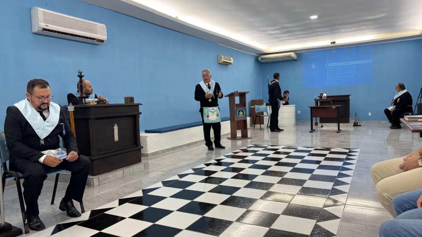 Registro fotográfico: SESSÃO MAGNA PÚBLICA ALUSIVA AO 32º ANO DE FUNDAÇÃO DA LOJA MAÇÔNICA PEDRO ALVES PINHEIRO Nº 3.018, ORIENTE DE EXTREMOZ/RN.