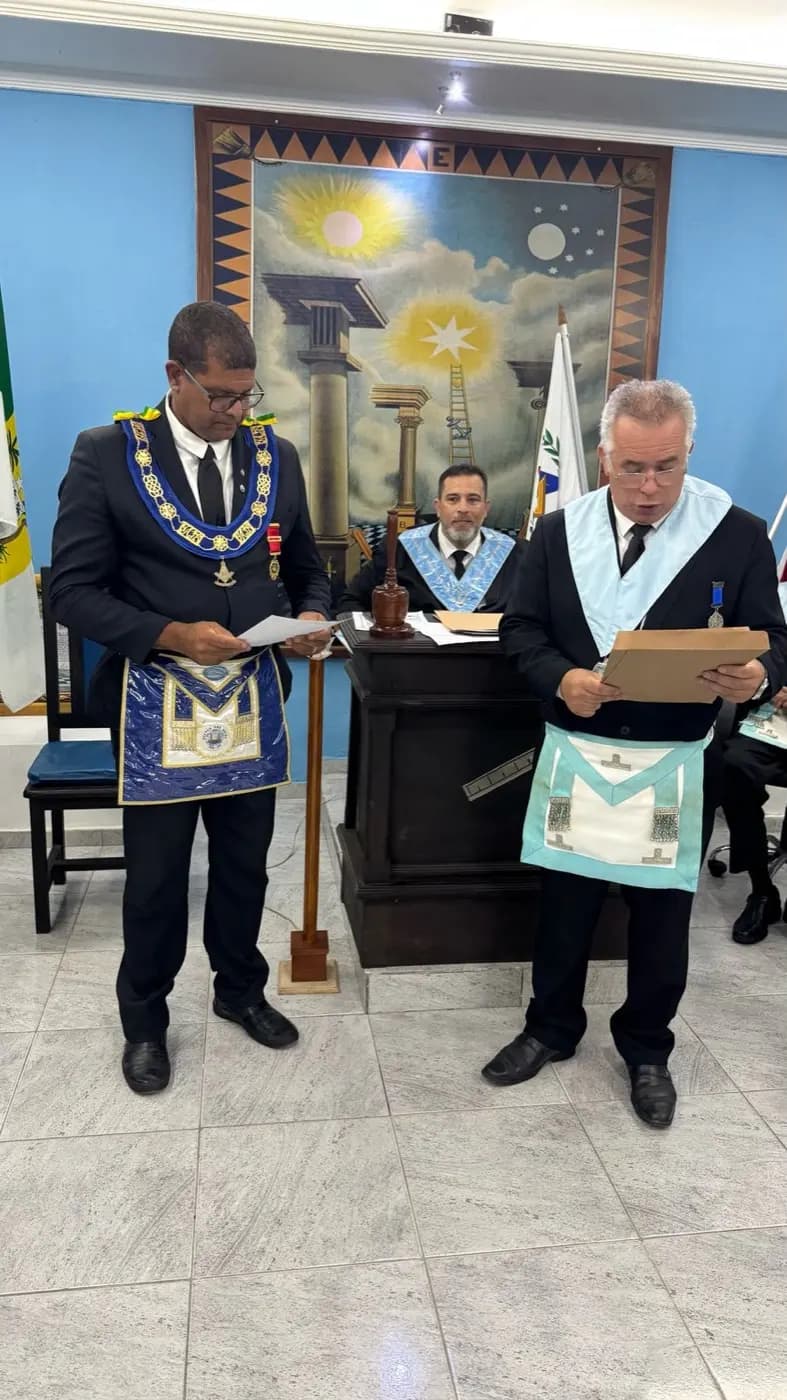 Registro fotográfico: SESSÃO MAGNA PÚBLICA ALUSIVA AO 32º ANO DE FUNDAÇÃO DA LOJA MAÇÔNICA PEDRO ALVES PINHEIRO Nº 3.018, ORIENTE DE EXTREMOZ/RN.