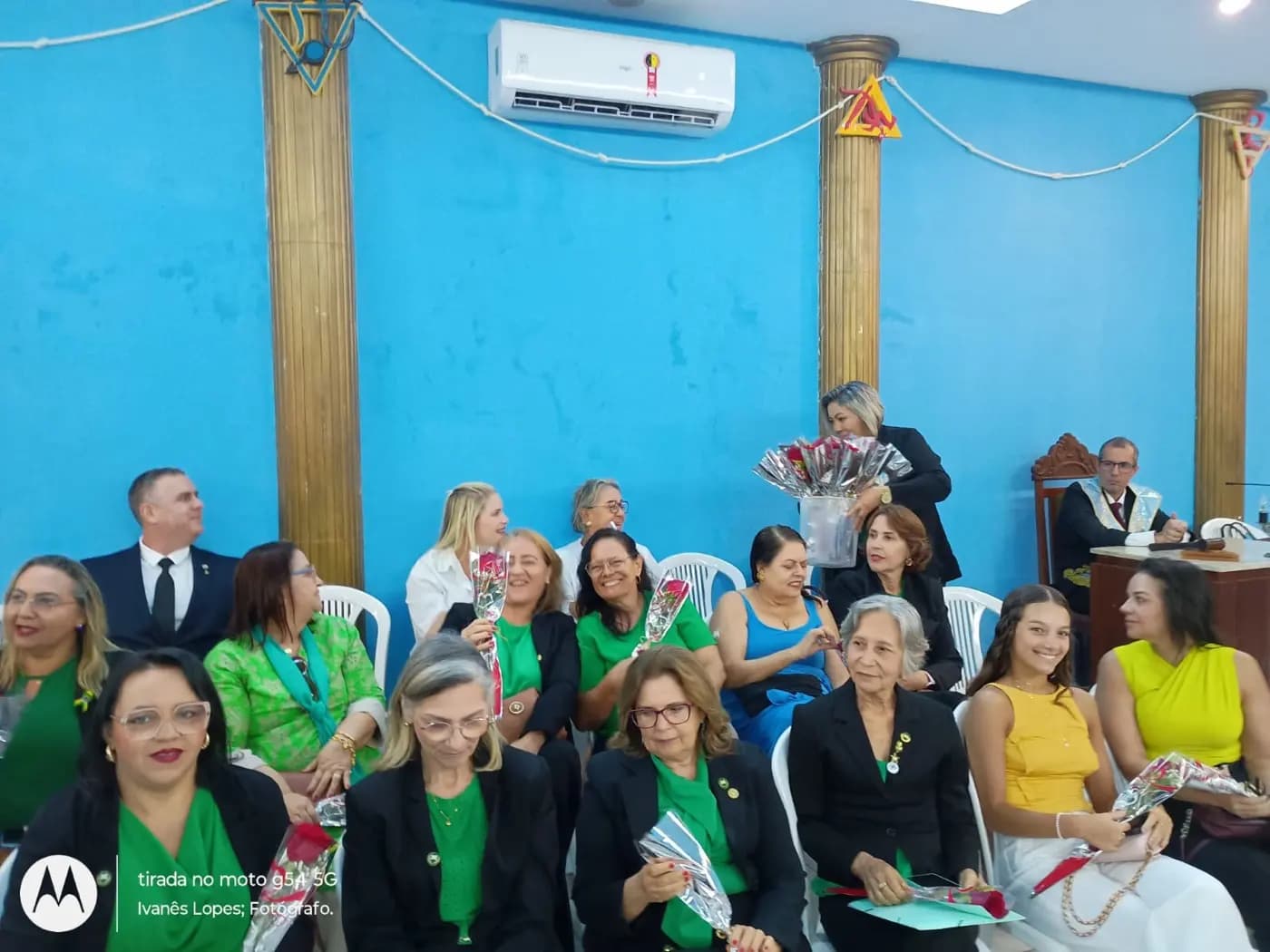 Registro fotográfico: SESSÃO MAGNA PÚBLICA DE ANIVERSÁRIO DE 14 (QUATORZE) ANOS DE FUNDAÇÃO DA LOJA MAÇÔNICA MONTEIRO LOBATO Nº 4162, ORIENTE DE PARNAMIRIM-RN, DE ENTREGA DA CARTA DE REGISTRO E RECONHECIMENTO DA FRAFEM ONIX LUZ DO AMANHECER E EM COMEMORAÇÃO AO DIA DAS MÃES.