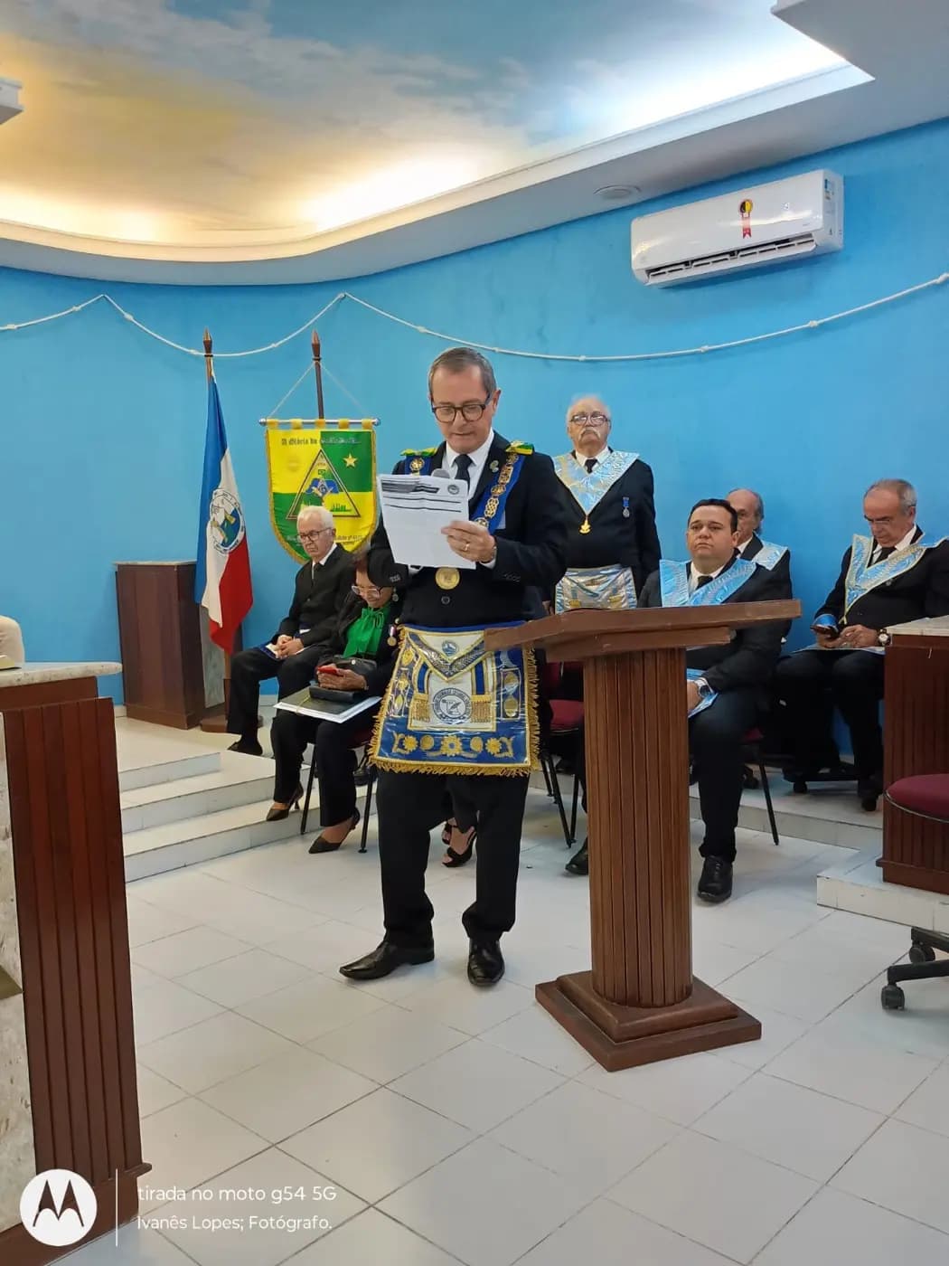 Registro fotográfico: SESSÃO MAGNA PÚBLICA DE ANIVERSÁRIO DE 14 (QUATORZE) ANOS DE FUNDAÇÃO DA LOJA MAÇÔNICA MONTEIRO LOBATO Nº 4162, ORIENTE DE PARNAMIRIM-RN, DE ENTREGA DA CARTA DE REGISTRO E RECONHECIMENTO DA FRAFEM ONIX LUZ DO AMANHECER E EM COMEMORAÇÃO AO DIA DAS MÃES.